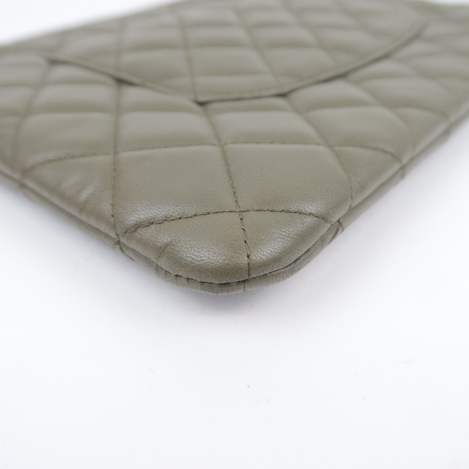 CHANEL Matelasse Clutch Bag Lambskin Khaki Gold Hardware A82552