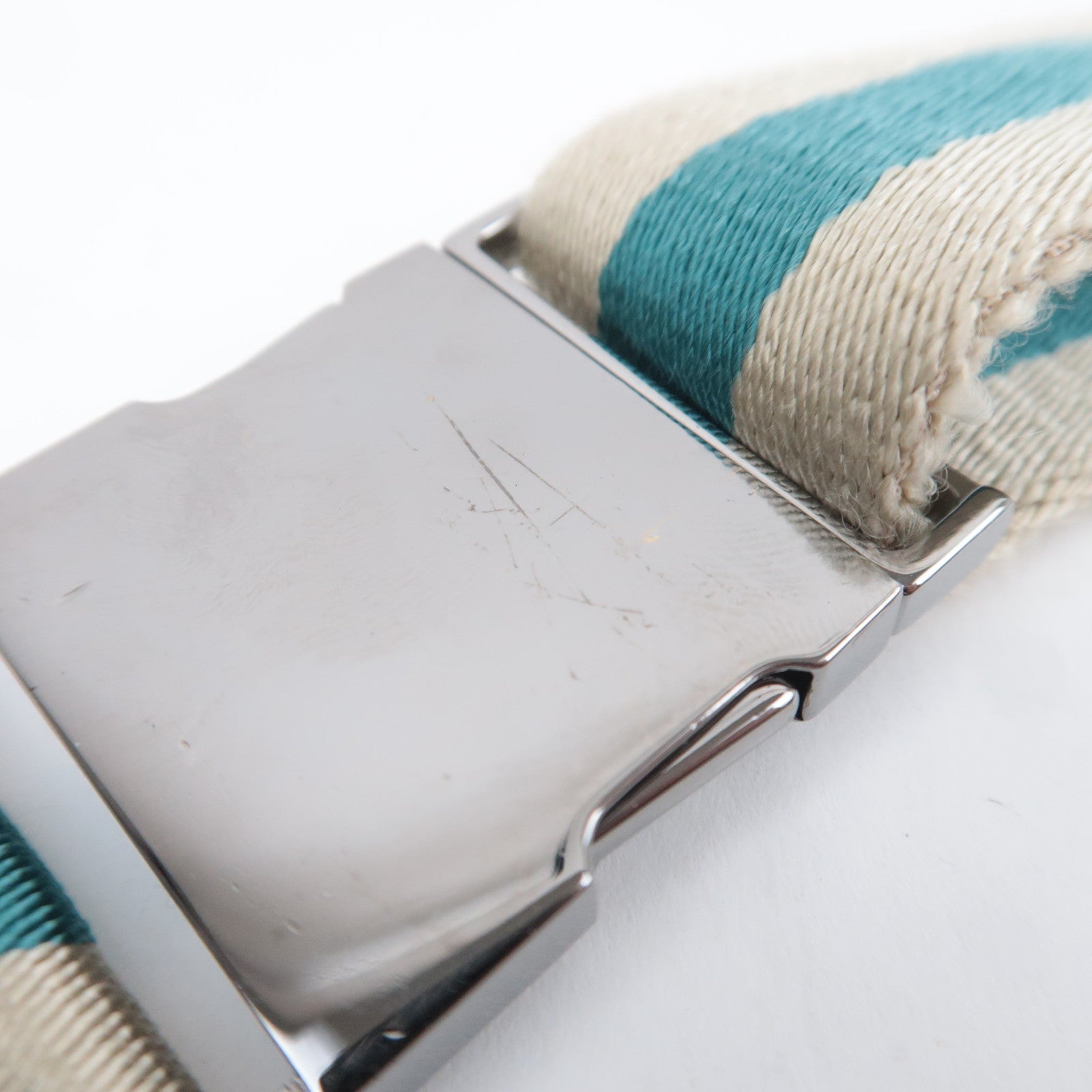 GUCCI GG Canvas Body Bag 28566