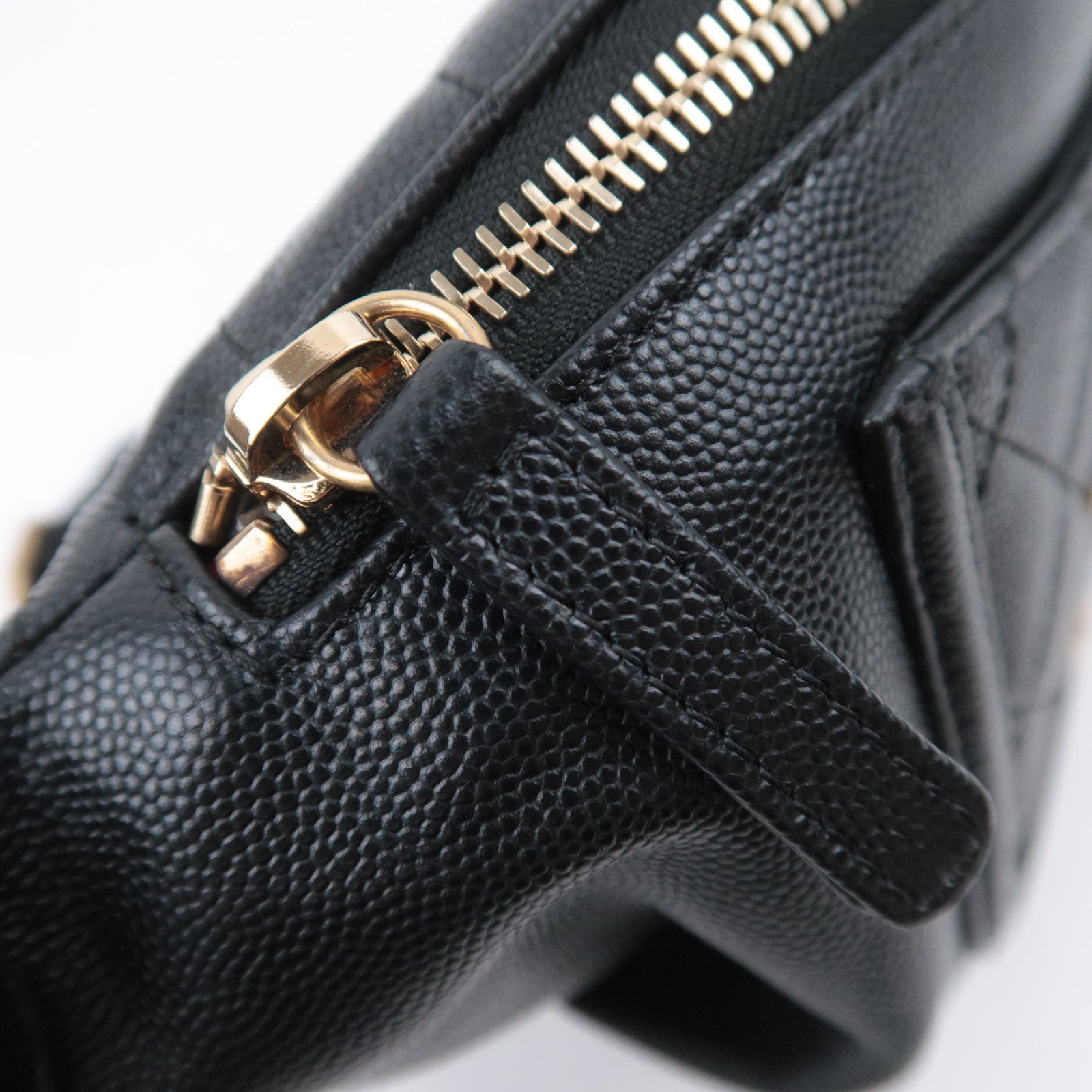 CHANEL CC Filigree Chain Waist Bag Caviar Skin Blac Gold HDW