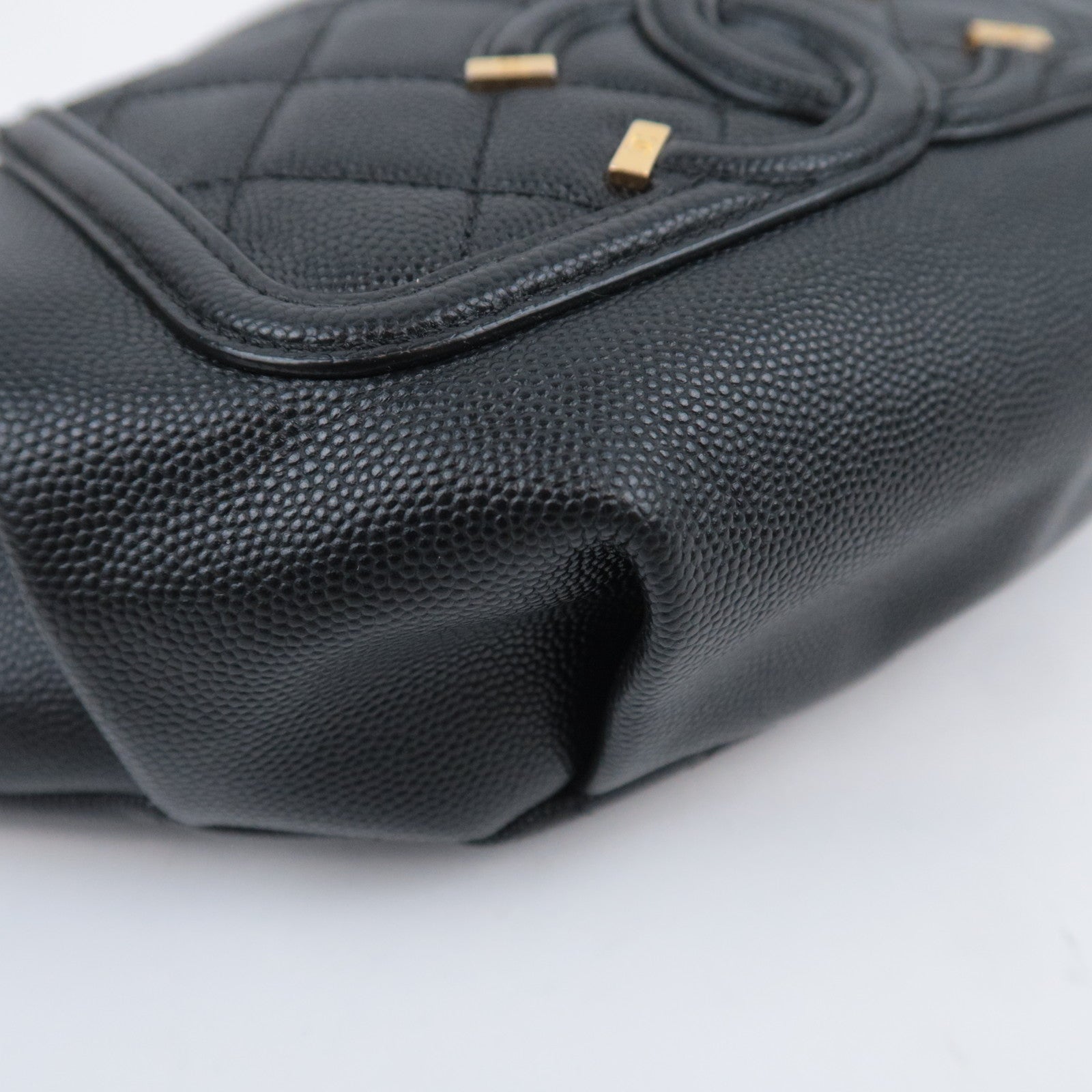 CHANEL CC Filigree Chain Waist Bag Caviar Skin Blac Gold HDW