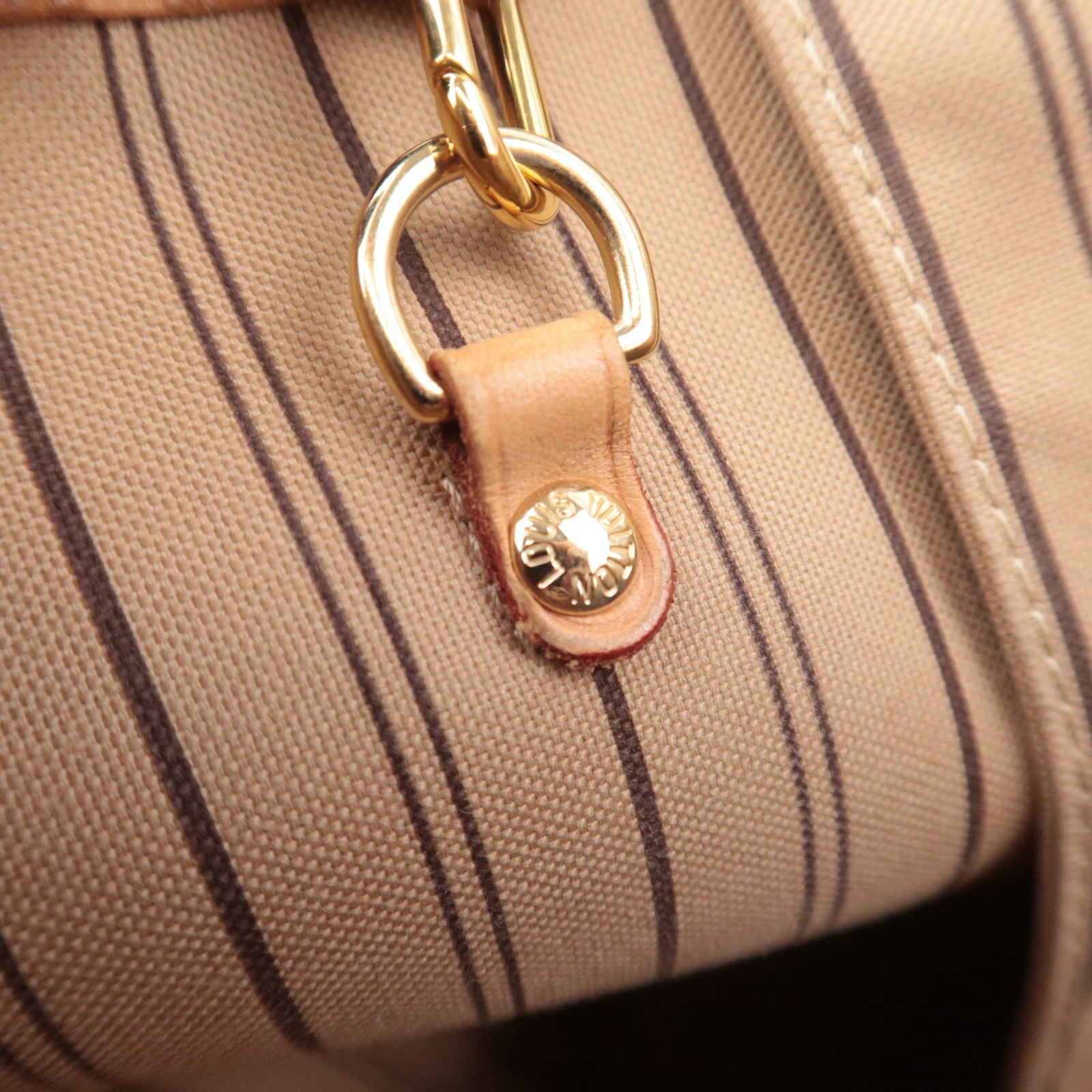 Louis Vuitton Monogram Neverfull MM Tote Bag M40156