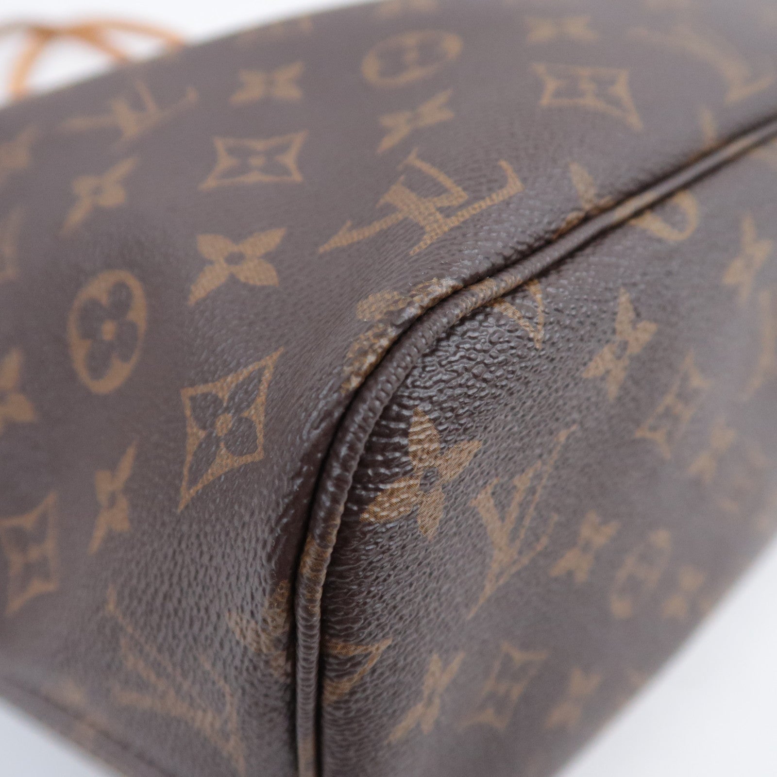 Louis Vuitton Monogram Neverfull MM Tote Bag M40156
