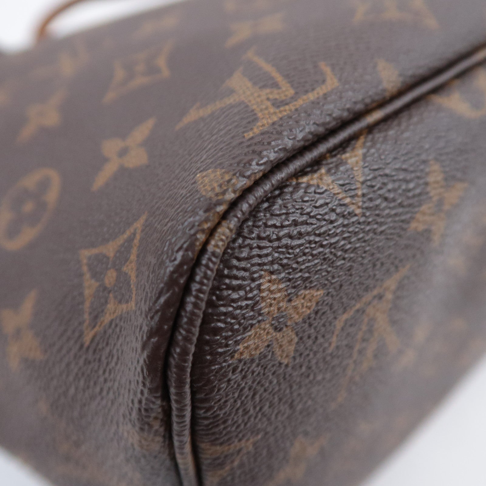 Louis Vuitton Monogram Neverfull MM Tote Bag M40156