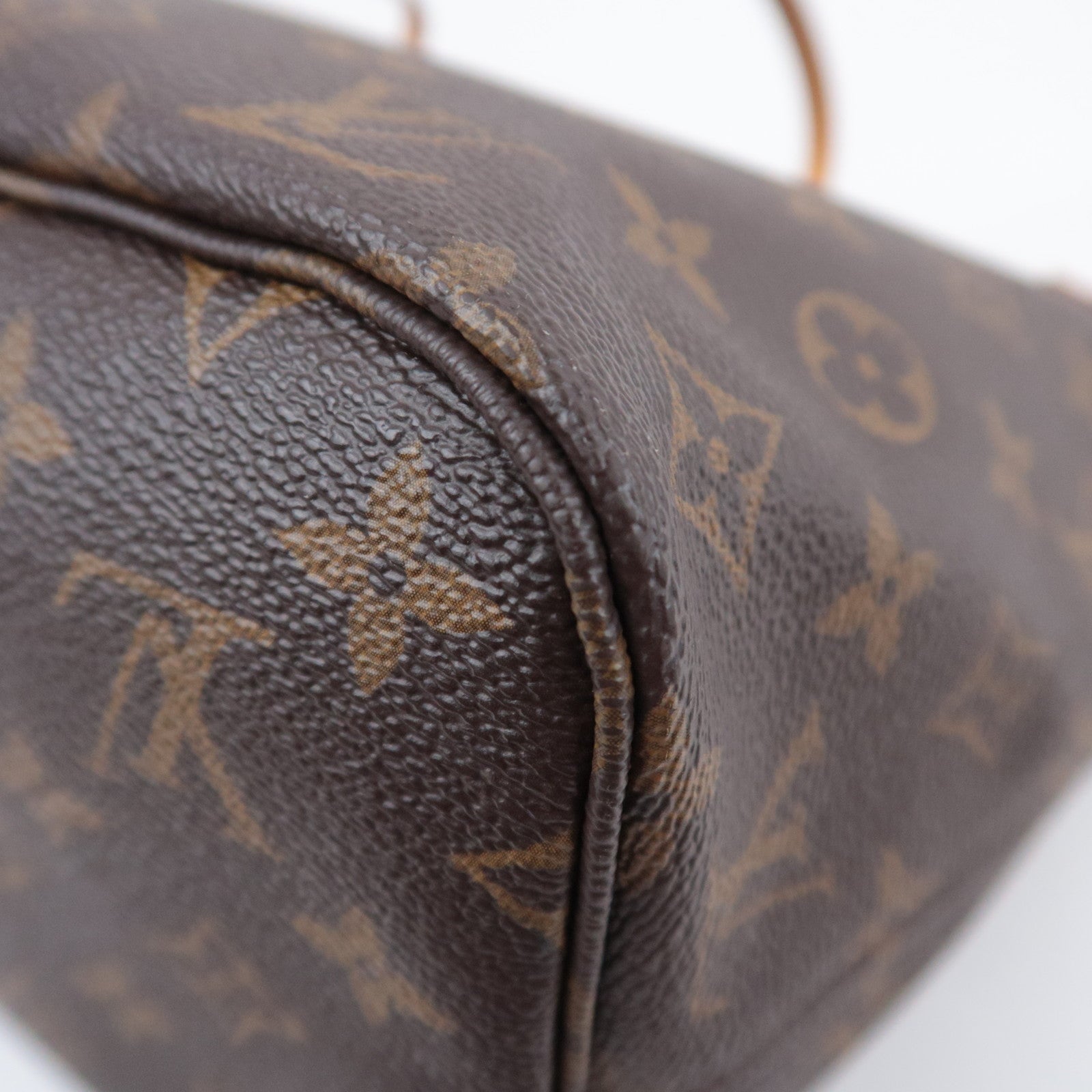 Louis Vuitton Monogram Neverfull MM Tote Bag M40156