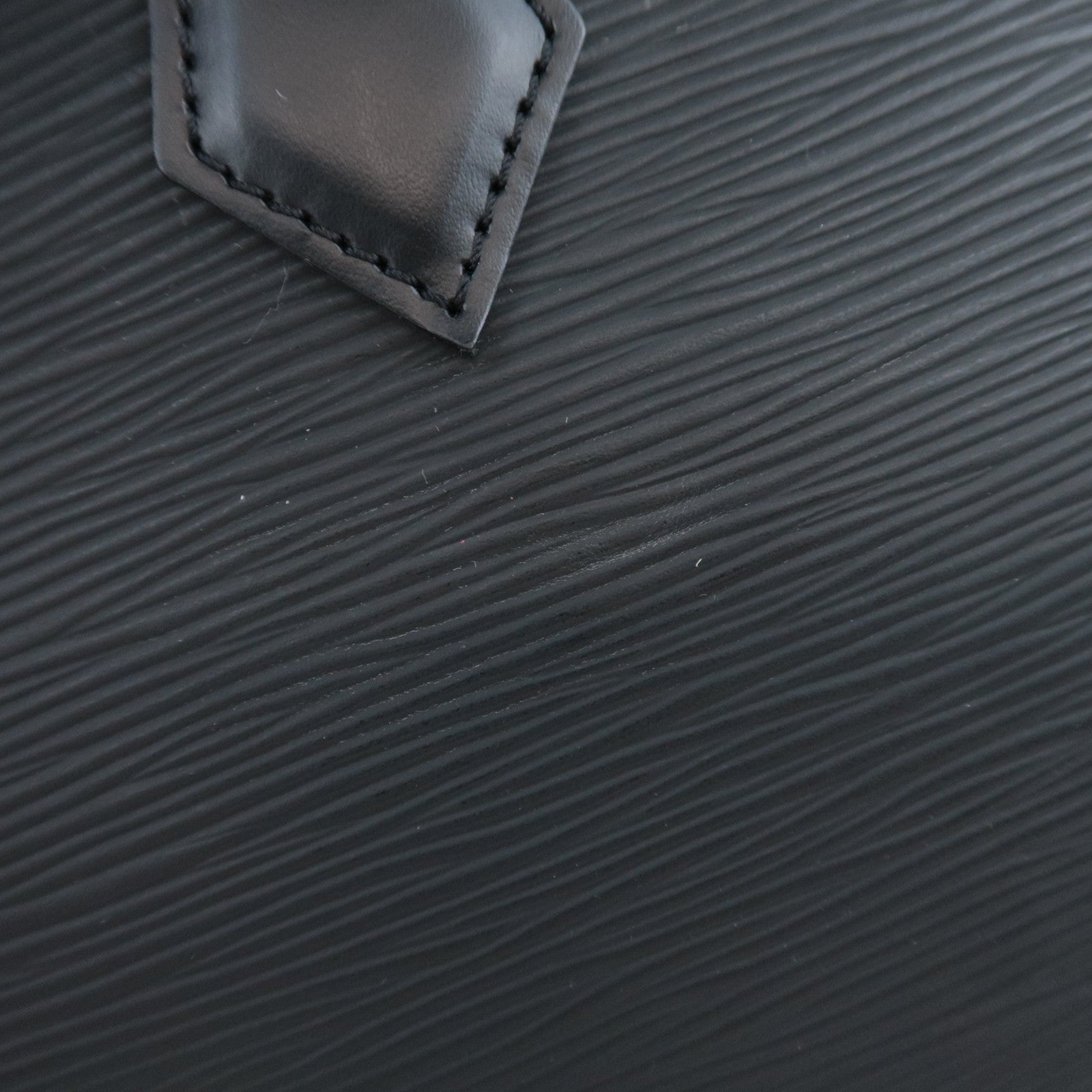 Louis Vuitton Epi Alma Handbag Noir M52142