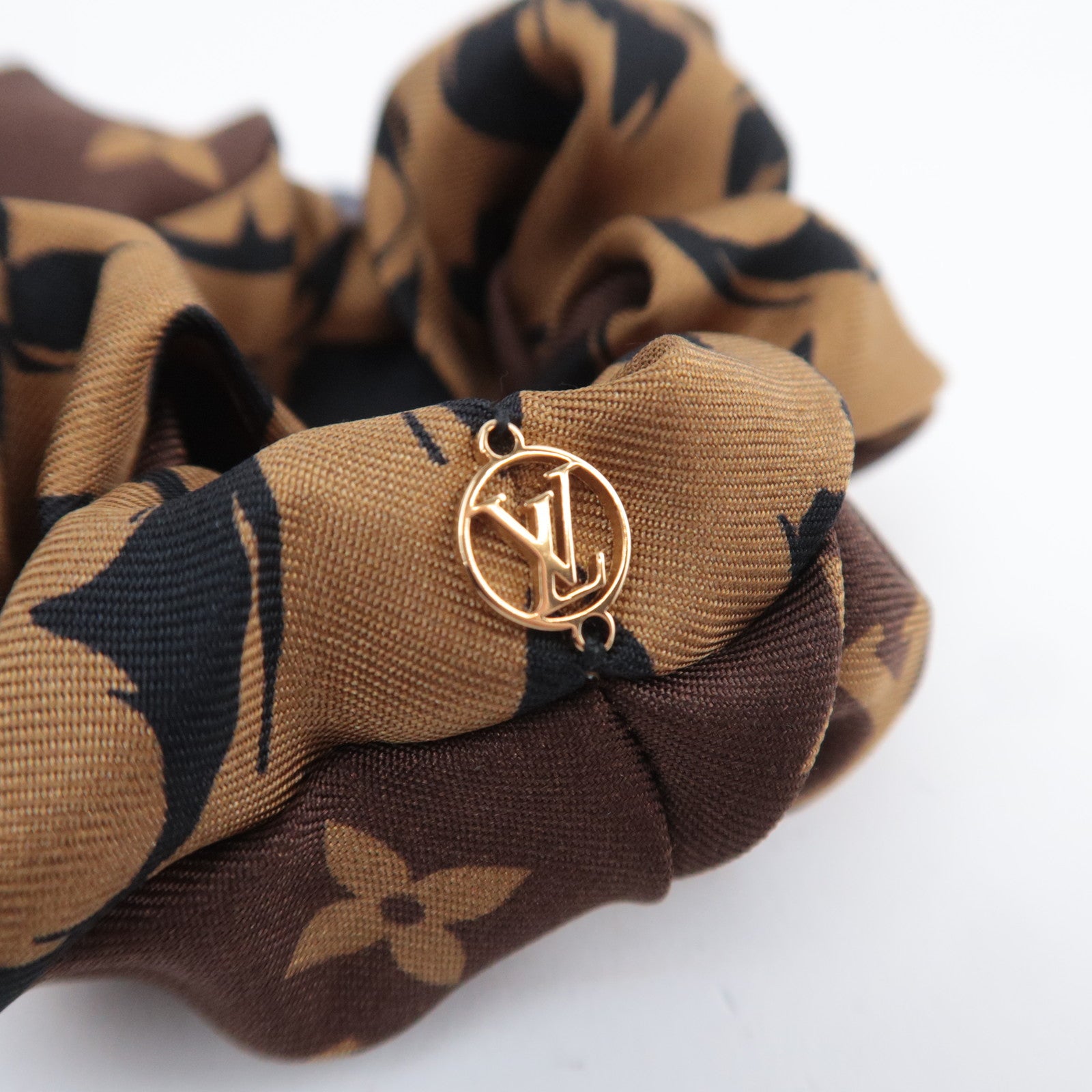 Louis Vuitton LV Safari Scrunchie Hair tie 100% Silk Brown M98164