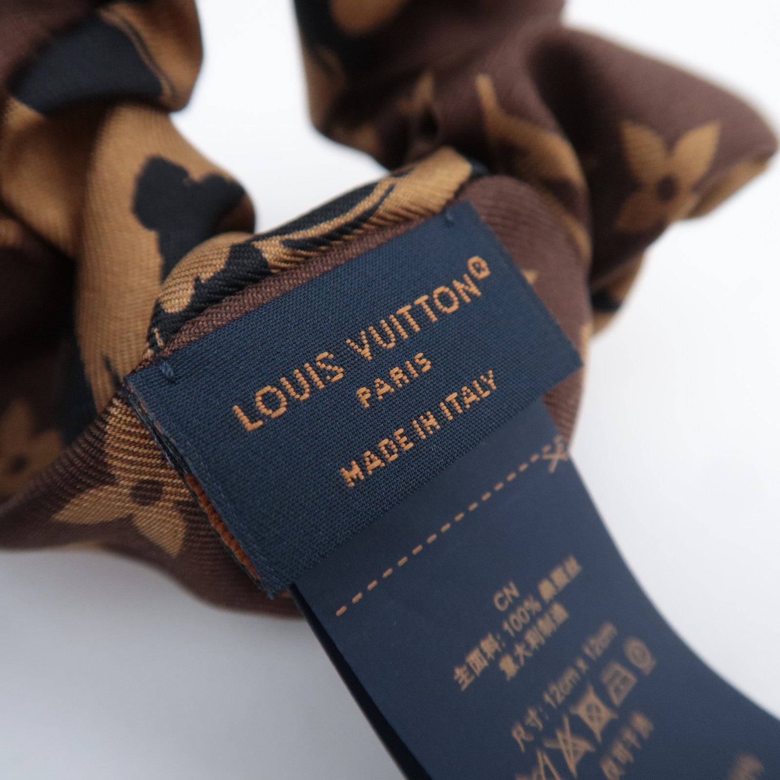 Louis Vuitton LV Safari Scrunchie Hair tie 100% Silk Brown M98164