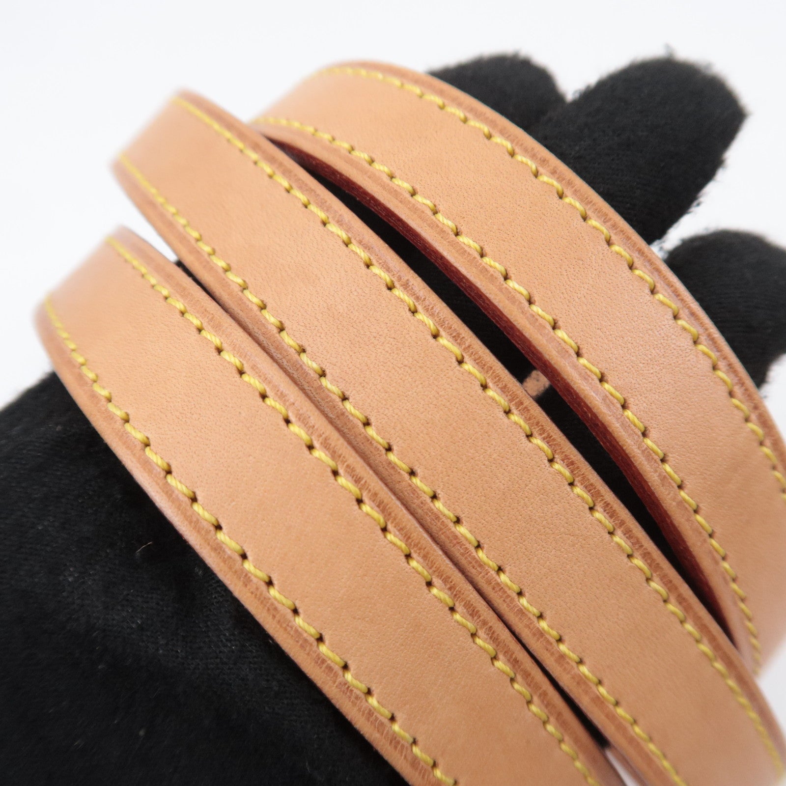 Louis Vuitton Leather Shoulder Strap Length 120cm Width 1.6cm J00144