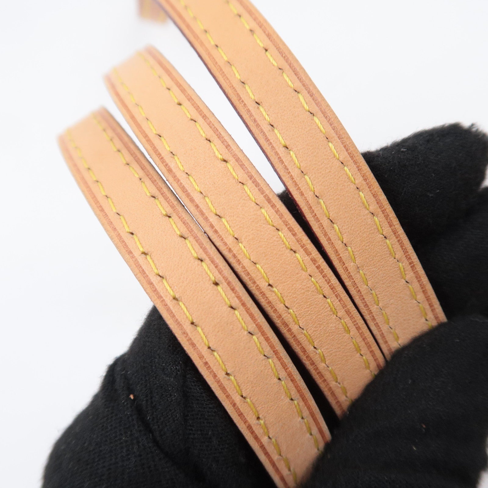 Louis Vuitton Leather Shoulder Strap Length 120cm Width 1.2cm J00145