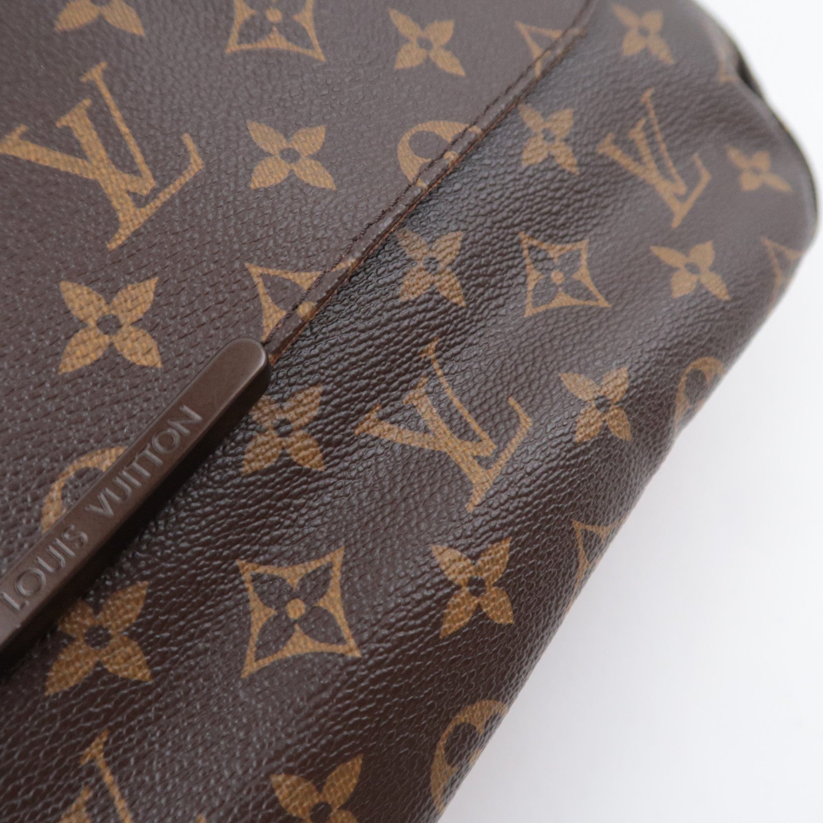 Louis Vuitton Monogram Messenger Beaubourg MM M97038