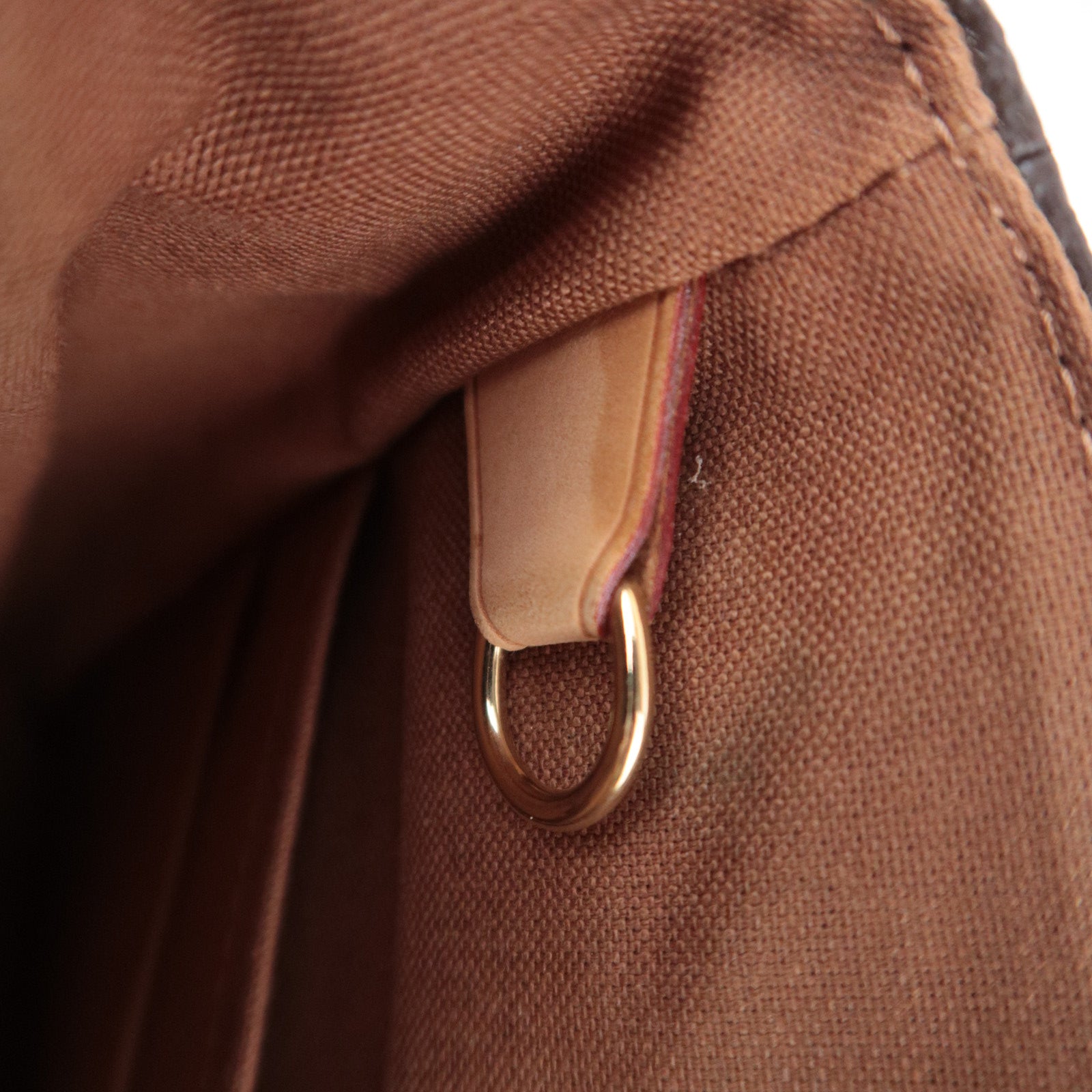 Louis Vuitton Monogram Messenger Beaubourg MM M97038