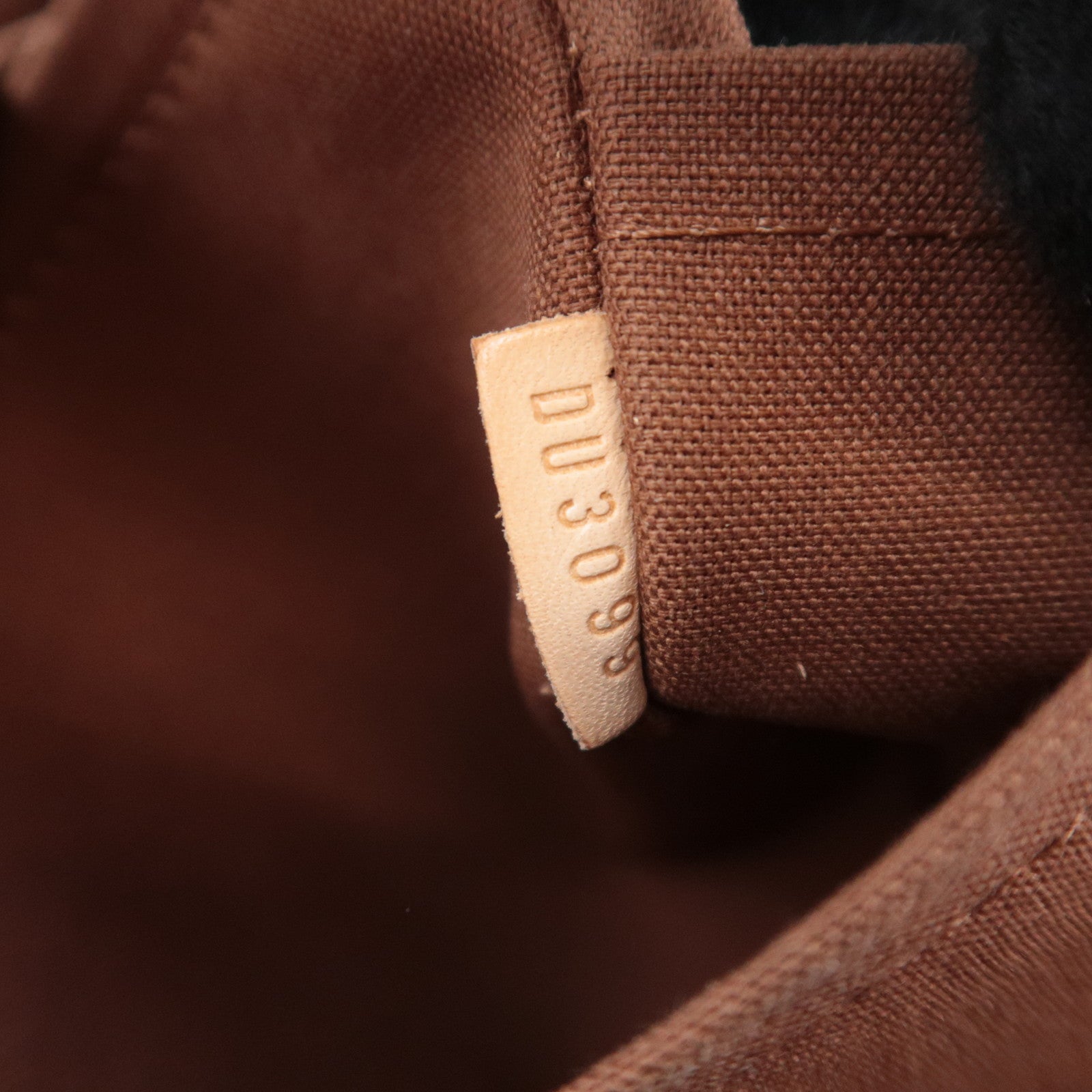 Louis Vuitton Monogram Messenger Beaubourg MM M97038