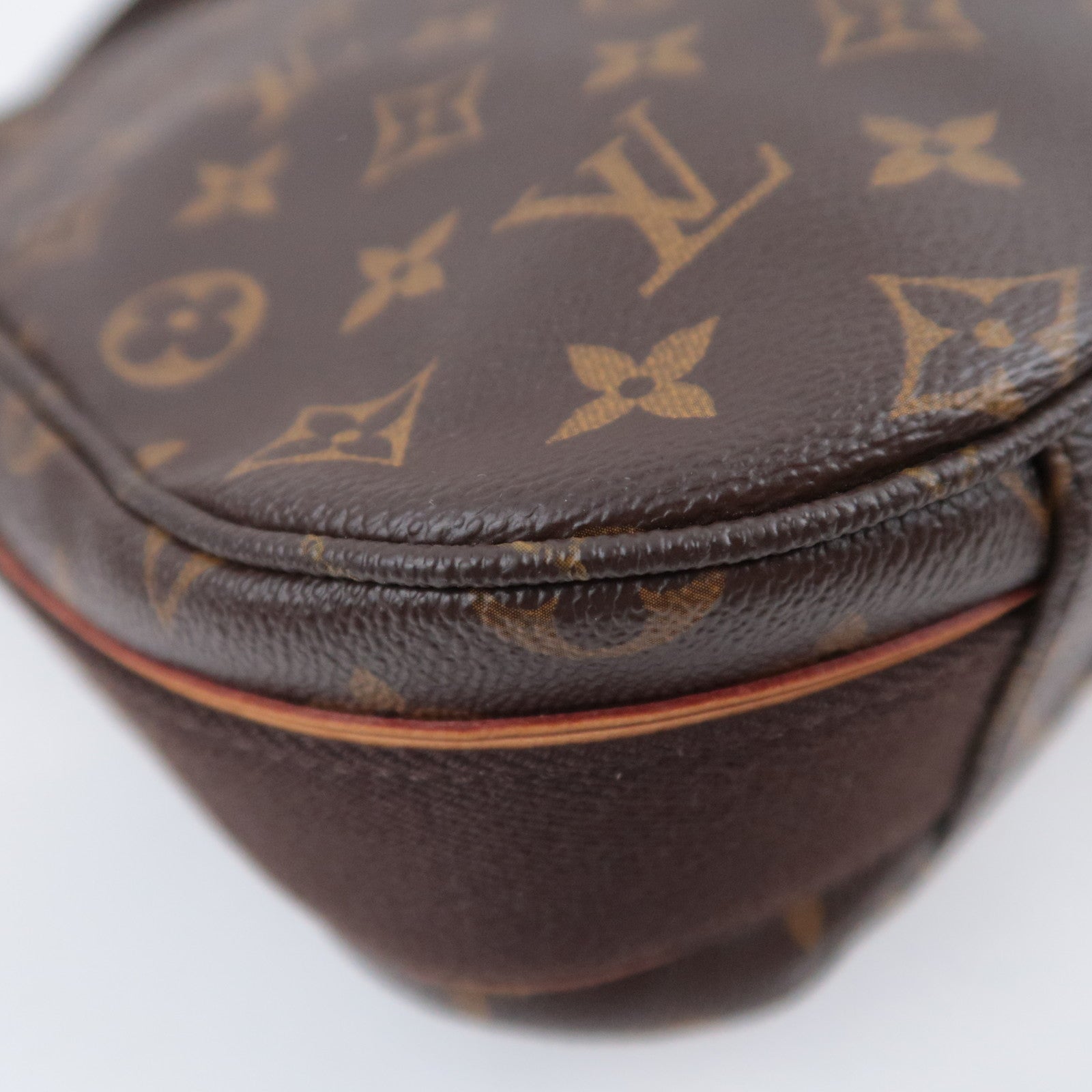 Louis Vuitton Monogram Messenger Beaubourg MM M97038