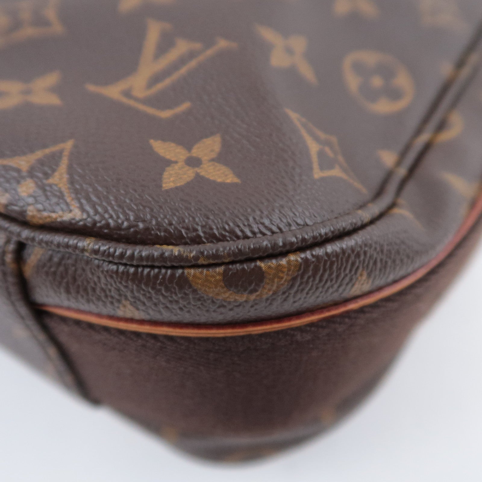 Louis Vuitton Monogram Messenger Beaubourg MM M97038