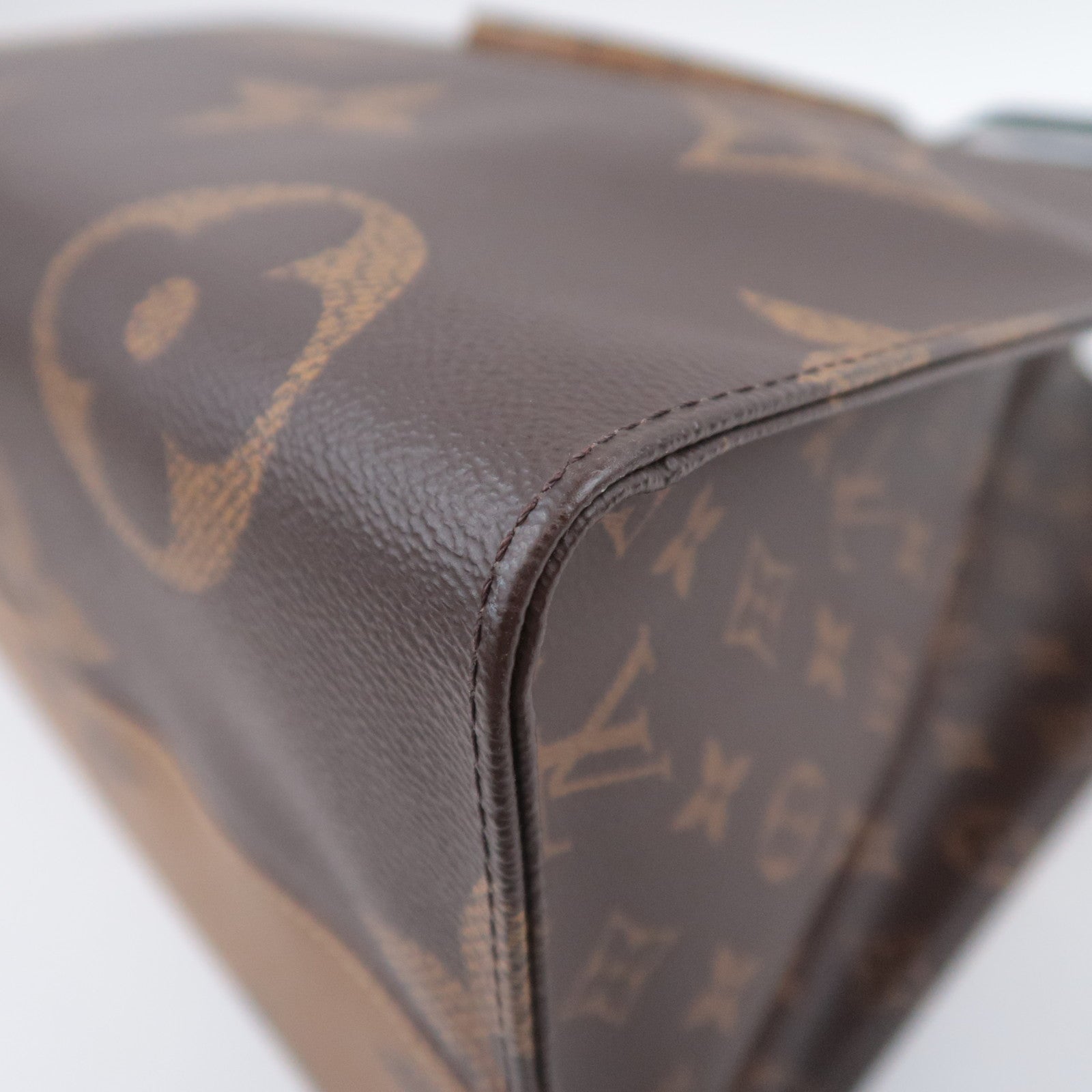 Louis Vuitton Monogram Giant Reverse OnTheGo MM M45321