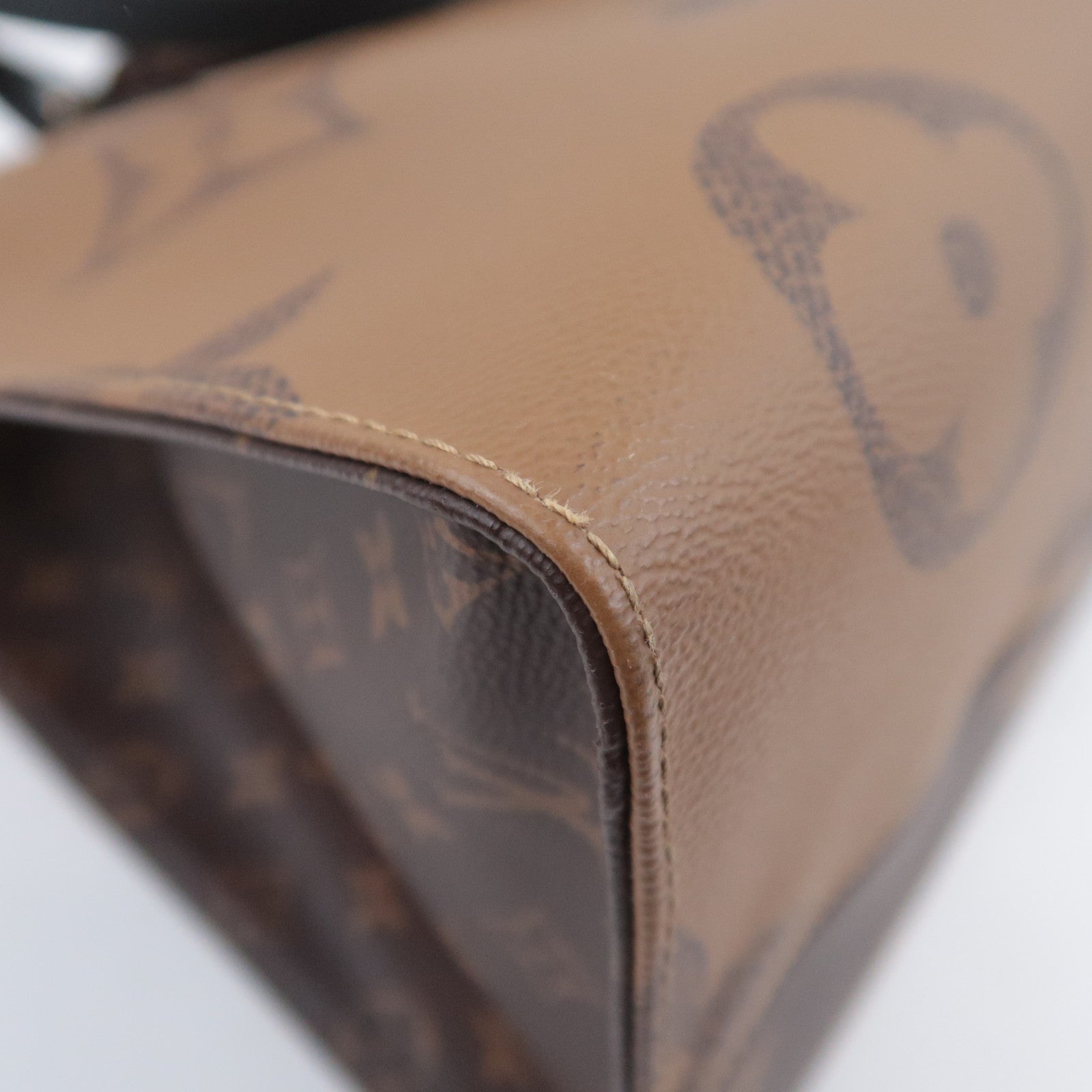 Louis Vuitton Monogram Giant Reverse OnTheGo MM M45321