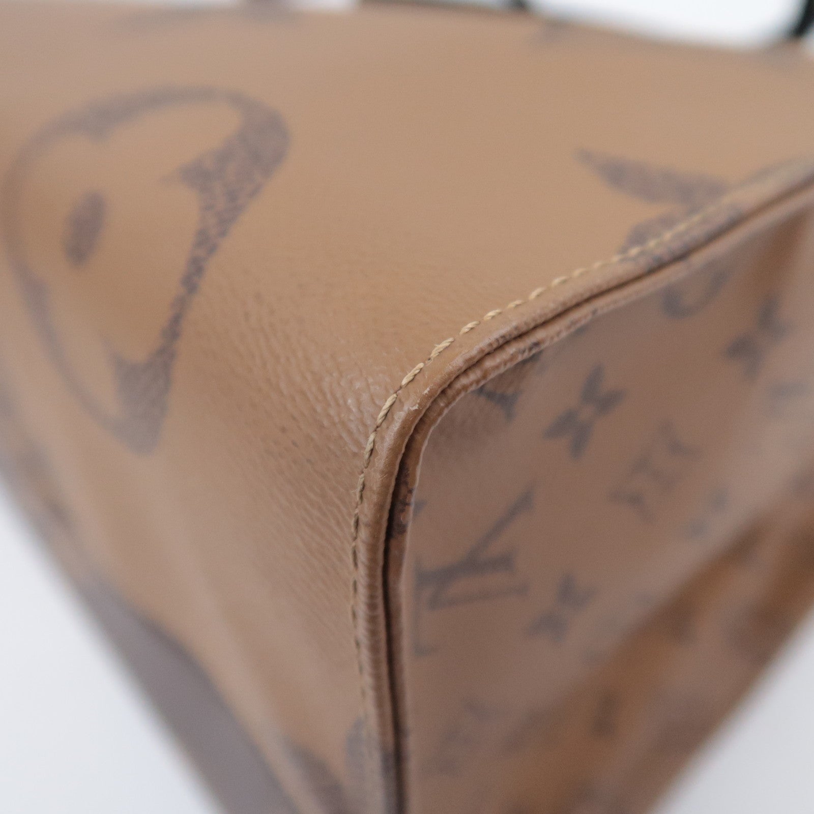 Louis Vuitton Monogram Giant Reverse OnTheGo MM M45321