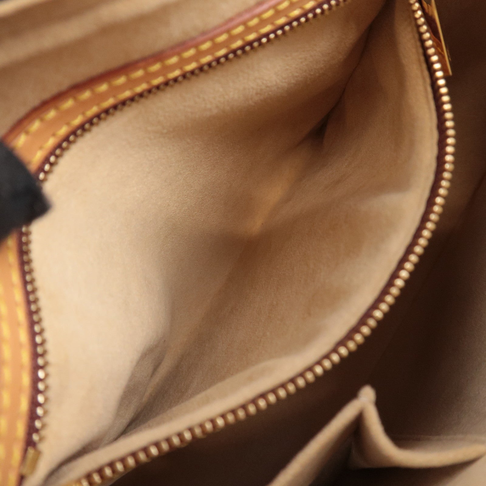 Louis Vuitton Monogram Looping MM Shoulder Bag M51146