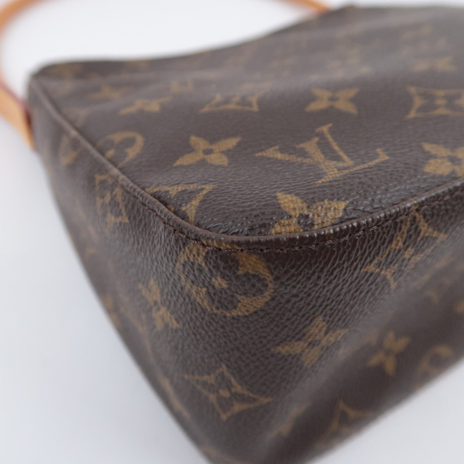 Louis Vuitton Monogram Looping MM Shoulder Bag M51146