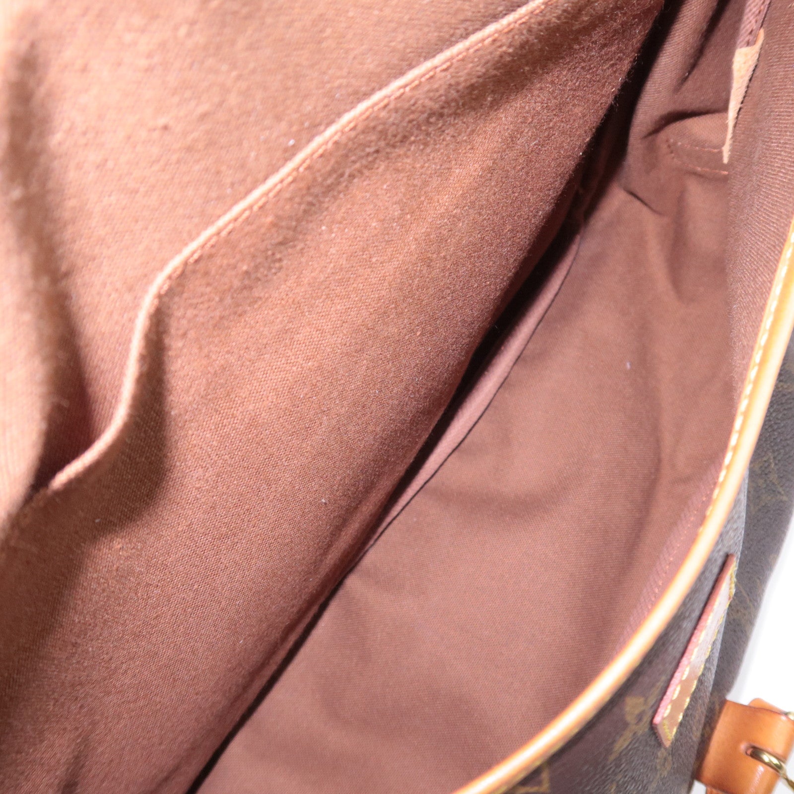 Louis Vuitton Monogram Saumur 35 Shoulder Bag M42254