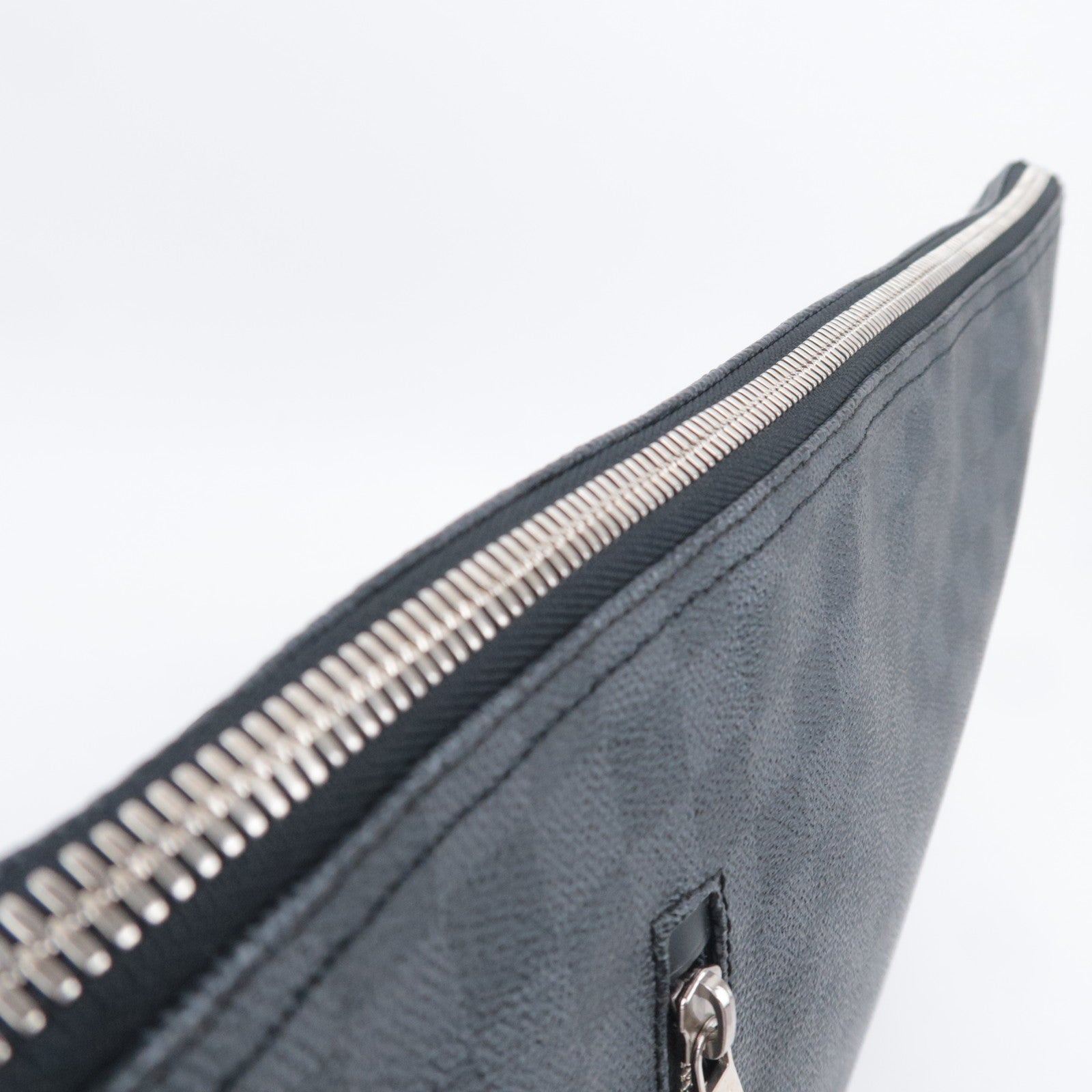 Louis Vuitton Damier Graphite Mick GM Messenger Shoulder Bag N41105