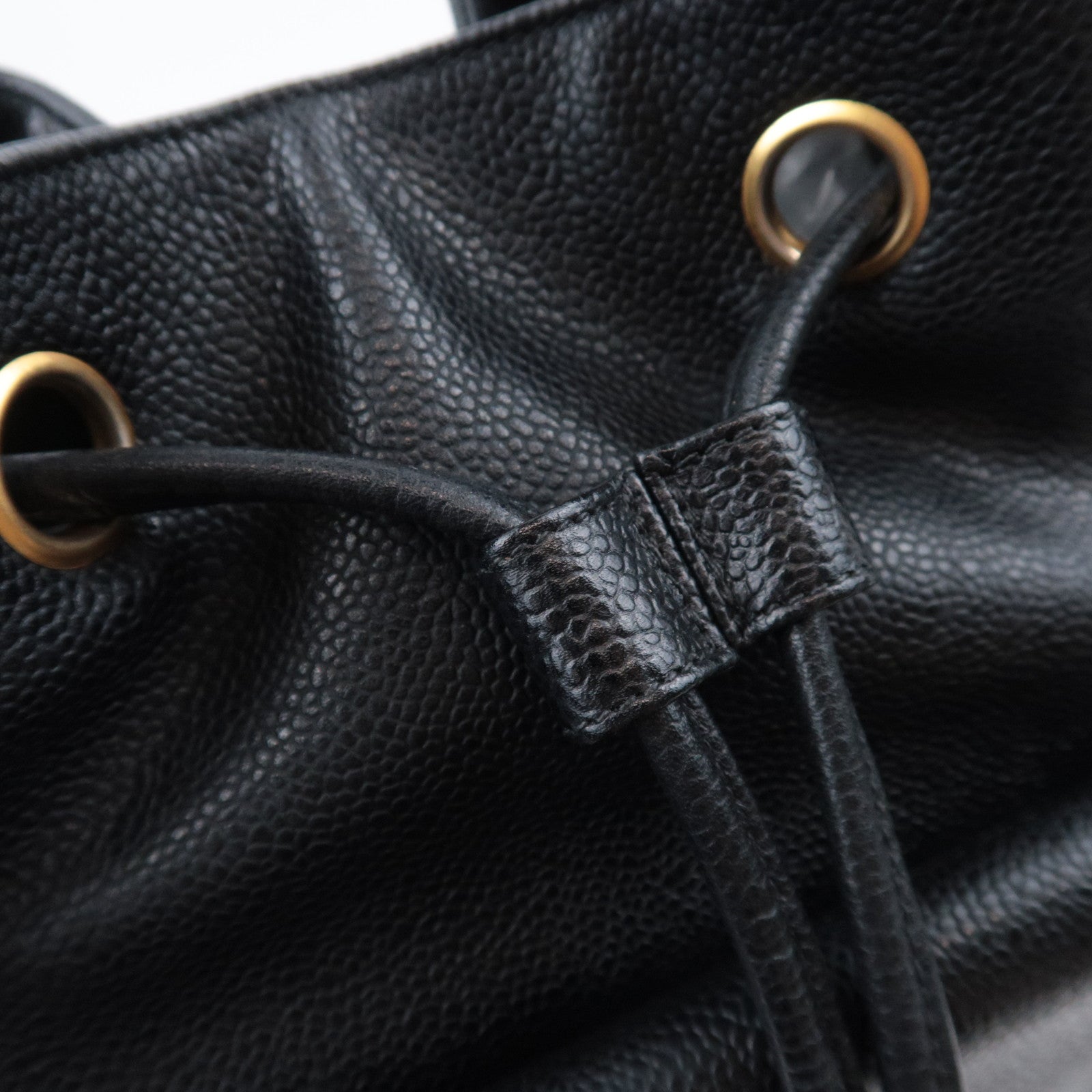 CHANEL Vintage Caviarskin Drawstring Shoulder Bag Black