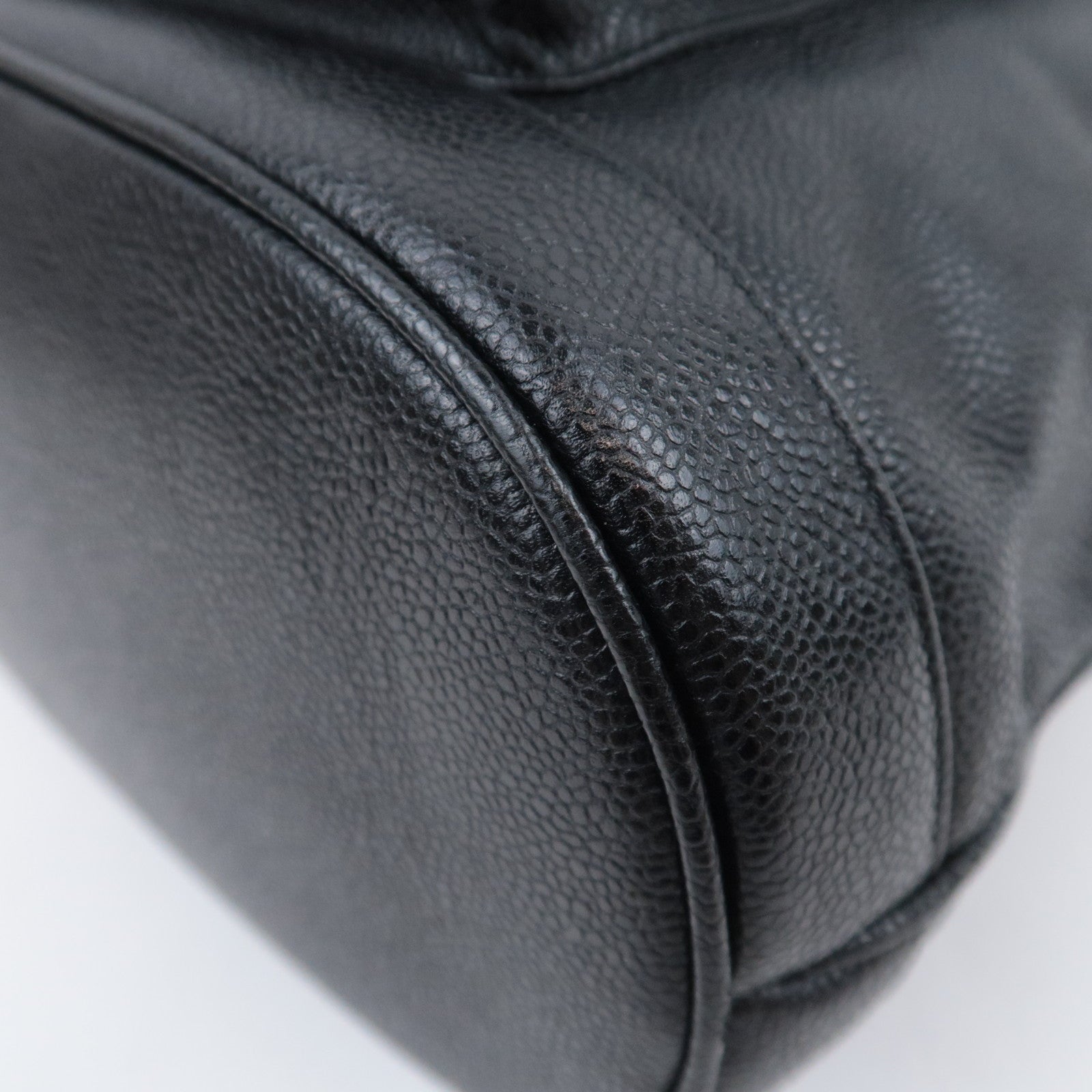 CHANEL Vintage Caviarskin Drawstring Shoulder Bag Black