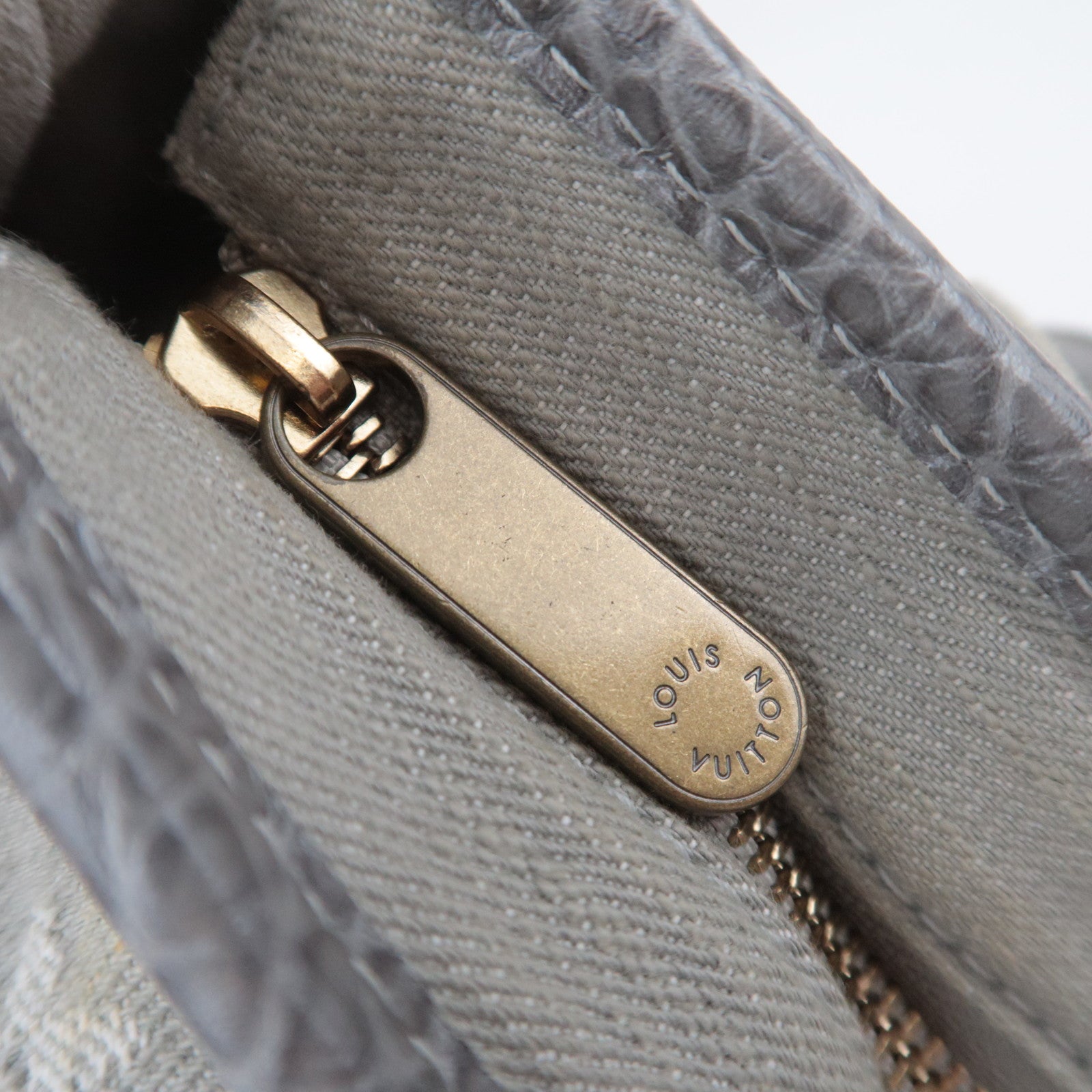 Louis Vuitton Monogram Denim Neo Cabby MM Bag M95837