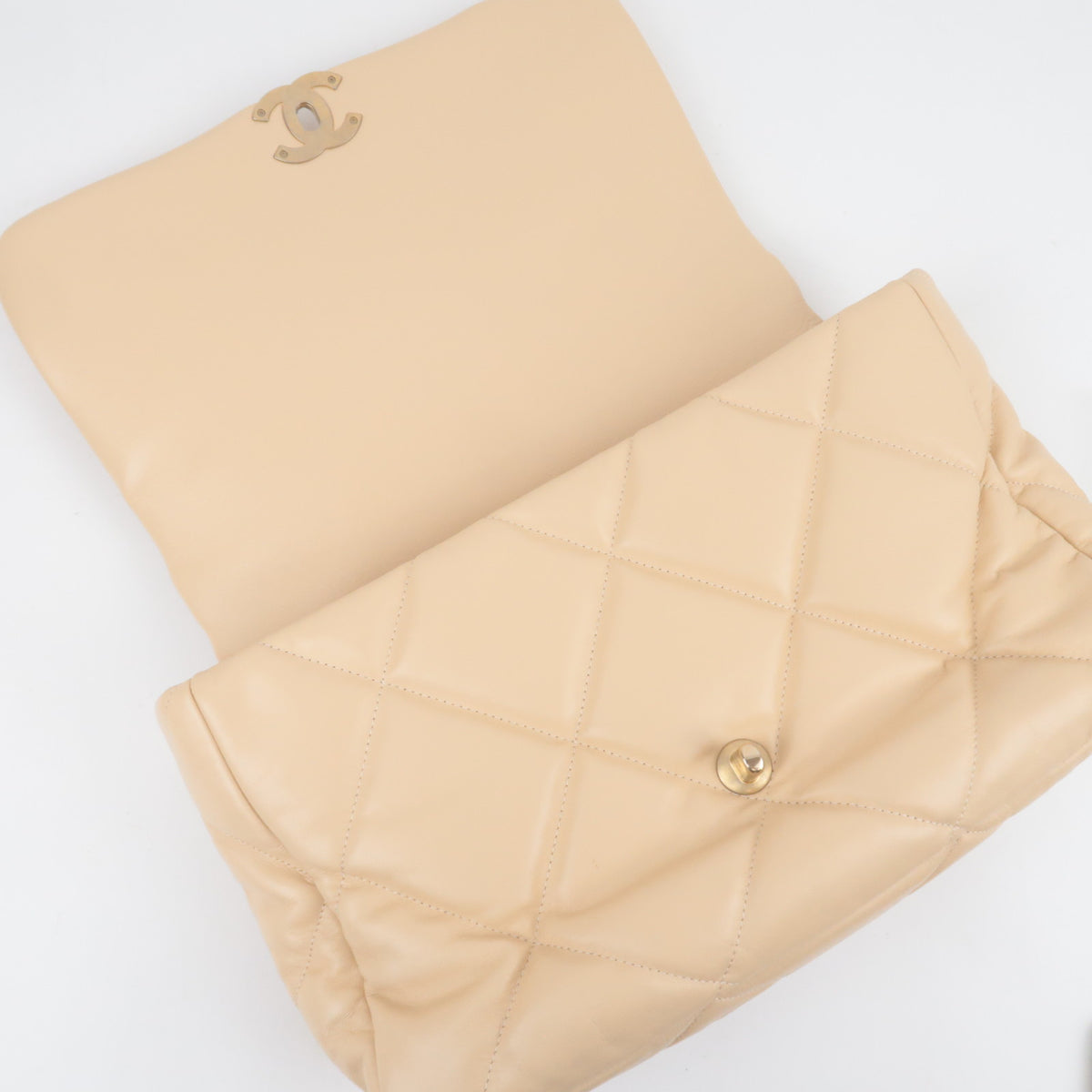 CHANEL 19 Dixneuf Maxi Lambskin Chain Shoulder Bag AS1162
