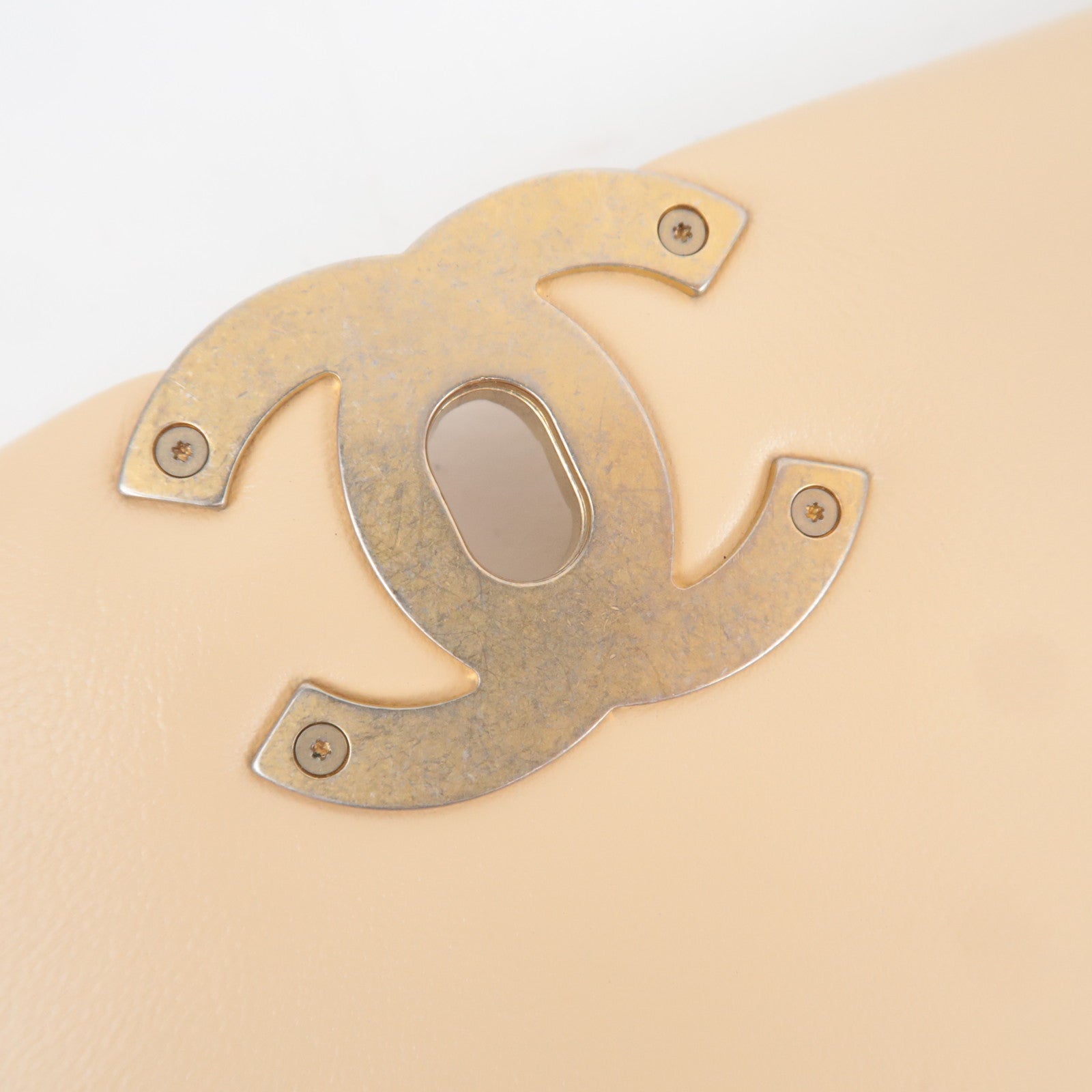 CHANEL 19 Dixneuf Maxi Lambskin Chain Shoulder Bag AS1162