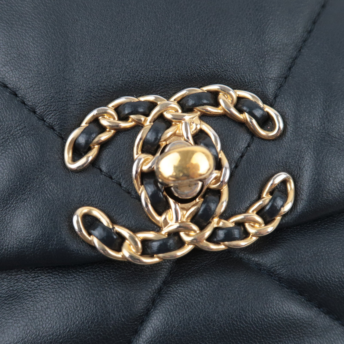 CHANEL 19 Dixneuf Small Lambskin Chain Shoulder Bag AS1160
