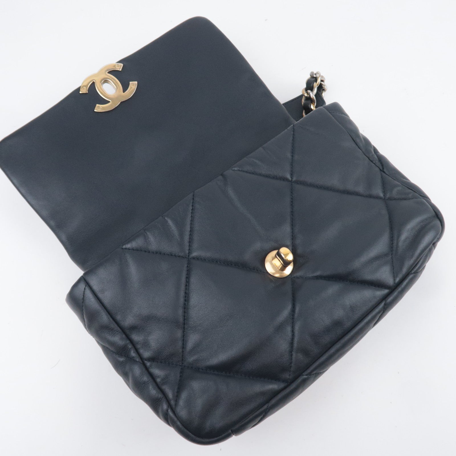 CHANEL 19 Dixneuf Small Lambskin Chain Shoulder Bag AS1160