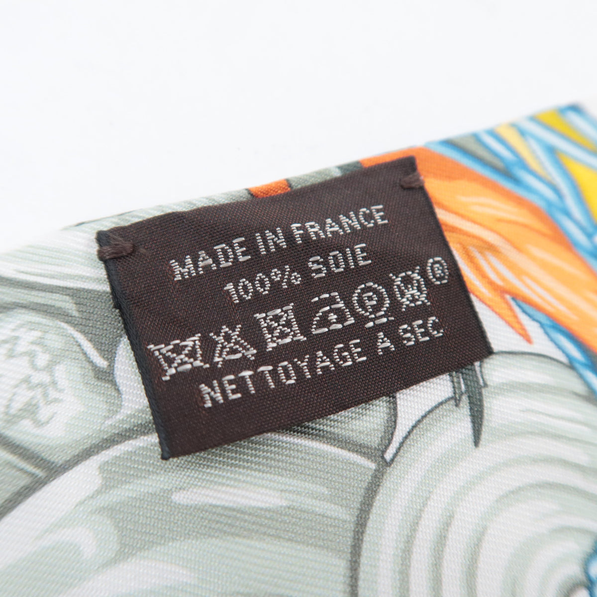 HERMES Twilly Scarf Danse Pacifique 100% Silk