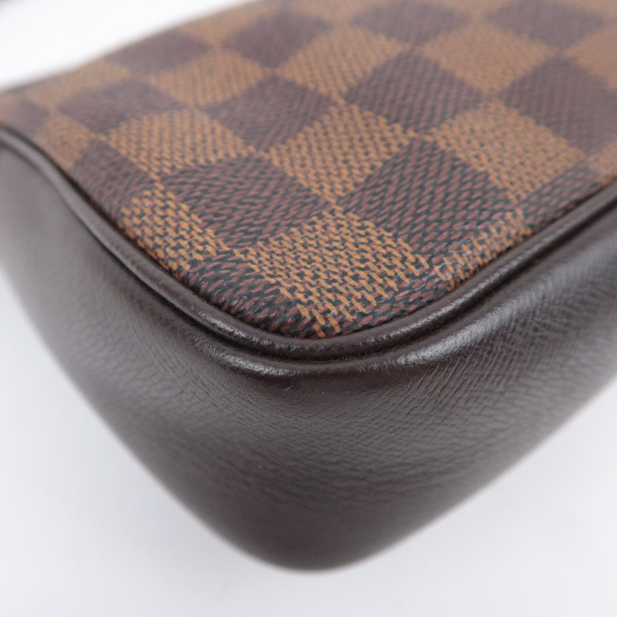Louis Vuitton Damier Trousse Makeup Handbag N51982