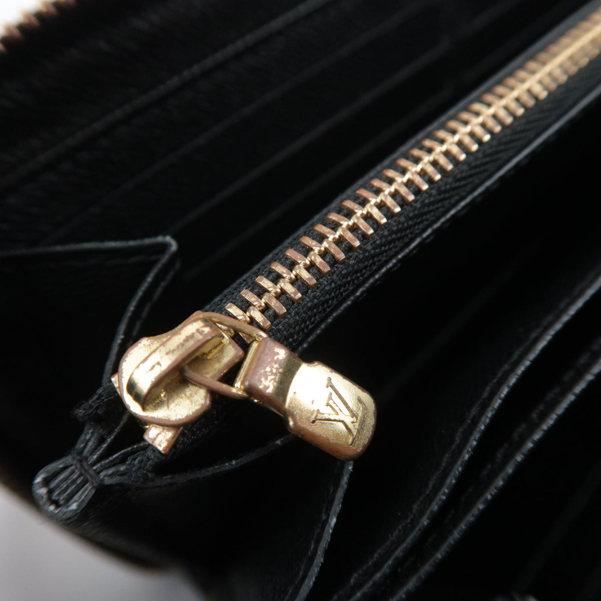 Louis Vuitton Giant Monogram Reverse Zippy Wallet M69353