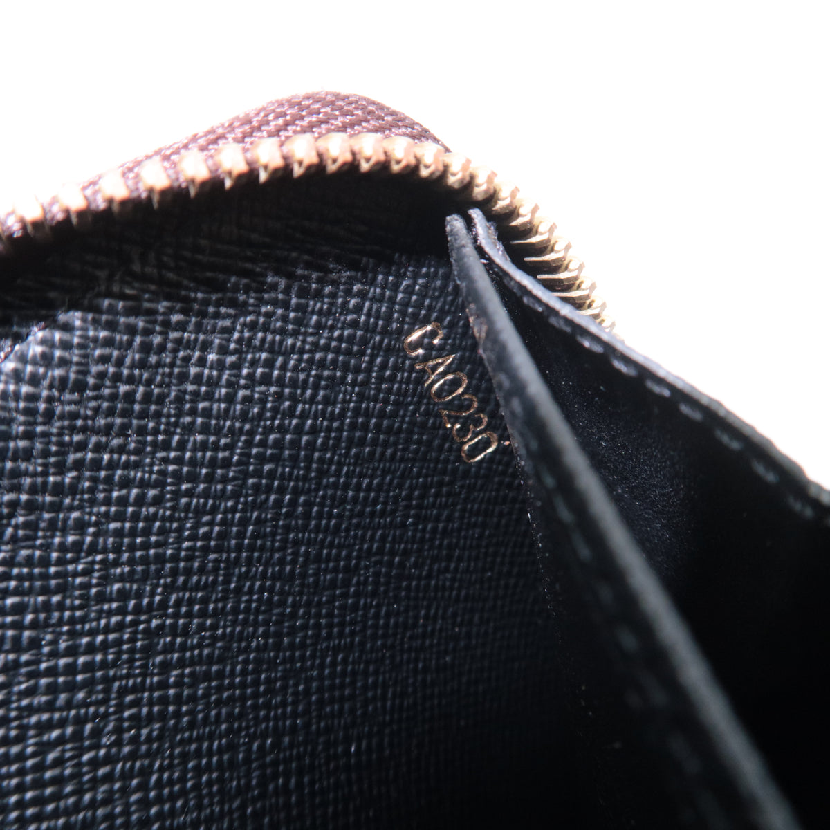 Louis Vuitton Giant Monogram Reverse Zippy Wallet M69353