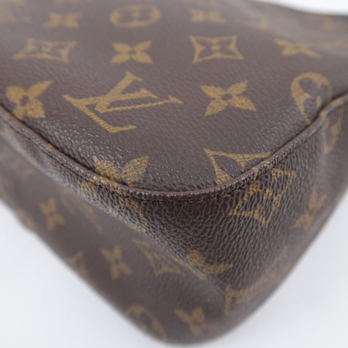 Louis Vuitton Monogram Looping MM Bag M51146