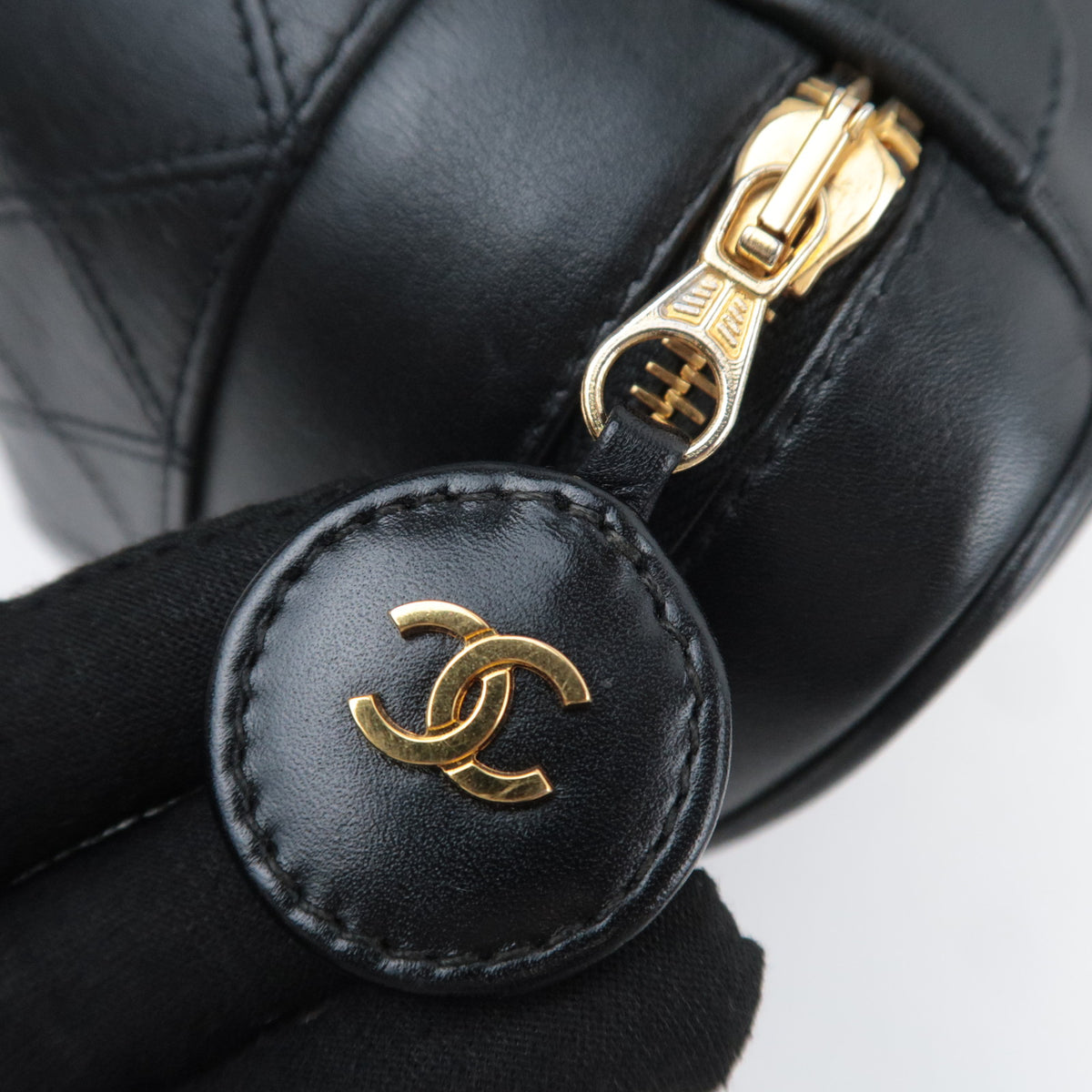 CHANEL Bicolore Horizontal Vanity Case A01618