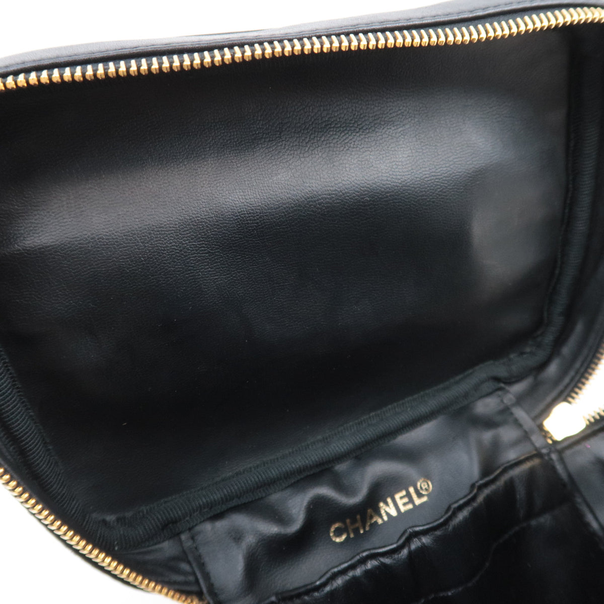 CHANEL Bicolore Horizontal Vanity Case A01618