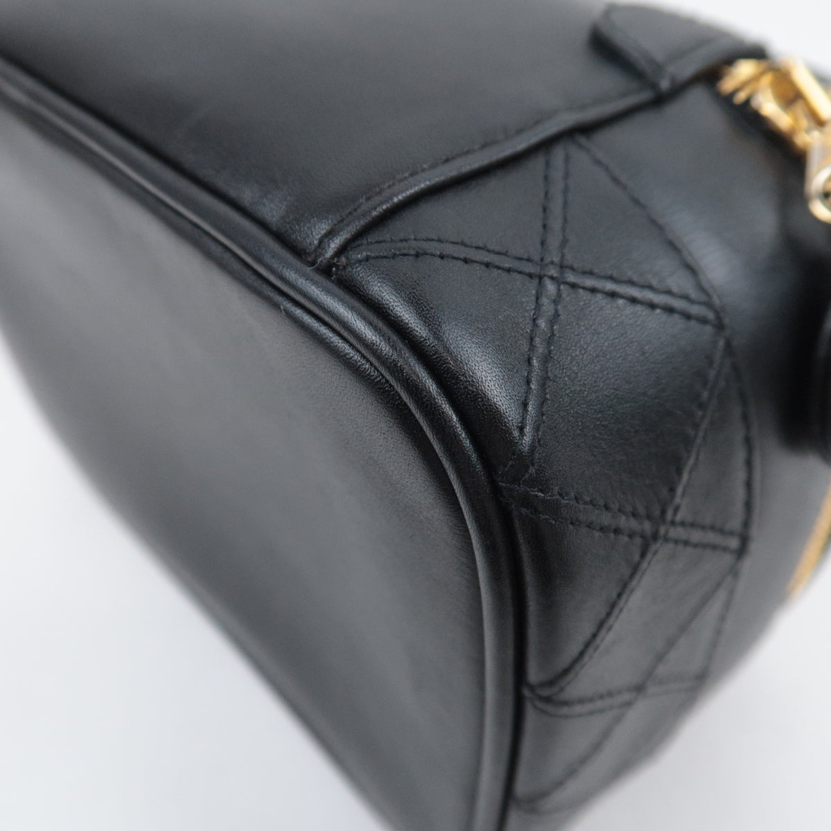 CHANEL Bicolore Horizontal Vanity Case A01618