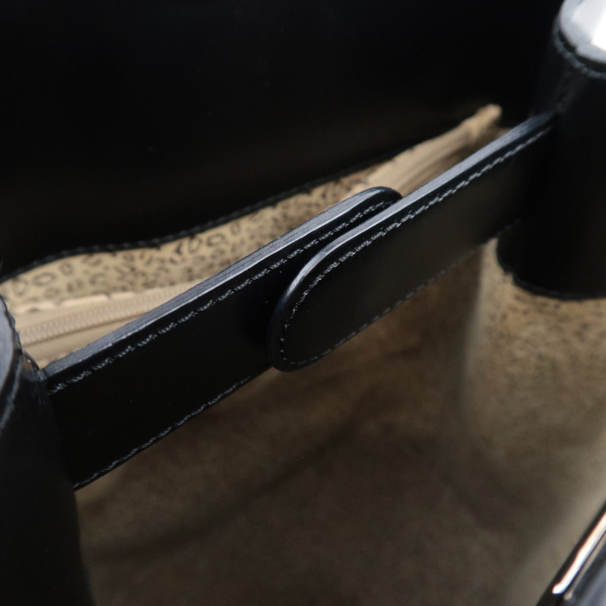 CARTIER Panthere Leather One Shoulder Bag