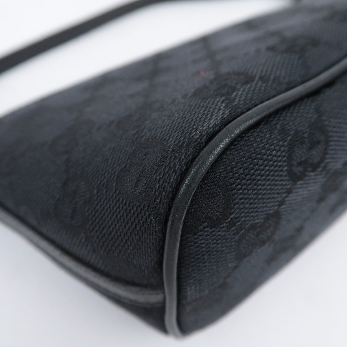 GUCCI GG Canvas Boat Bag Black 039.1103