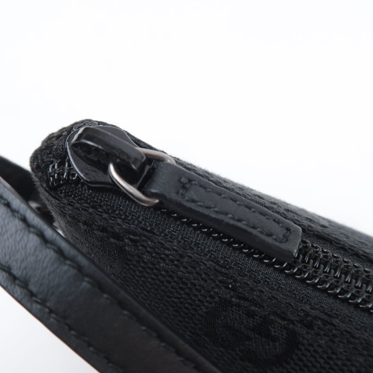 GUCCI GG Canvas Boat Bag Black 07198