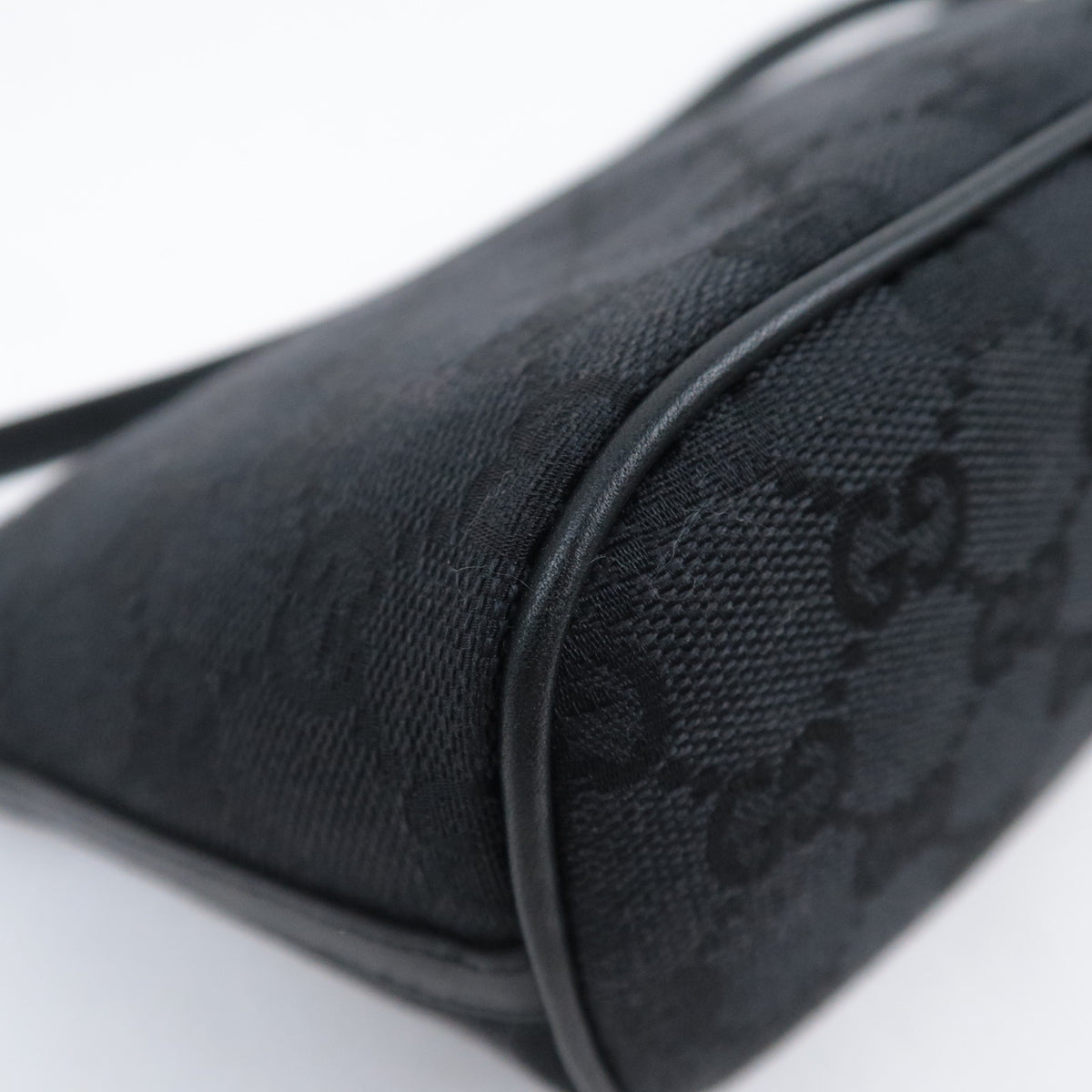 GUCCI GG Canvas Boat Bag Black 07198
