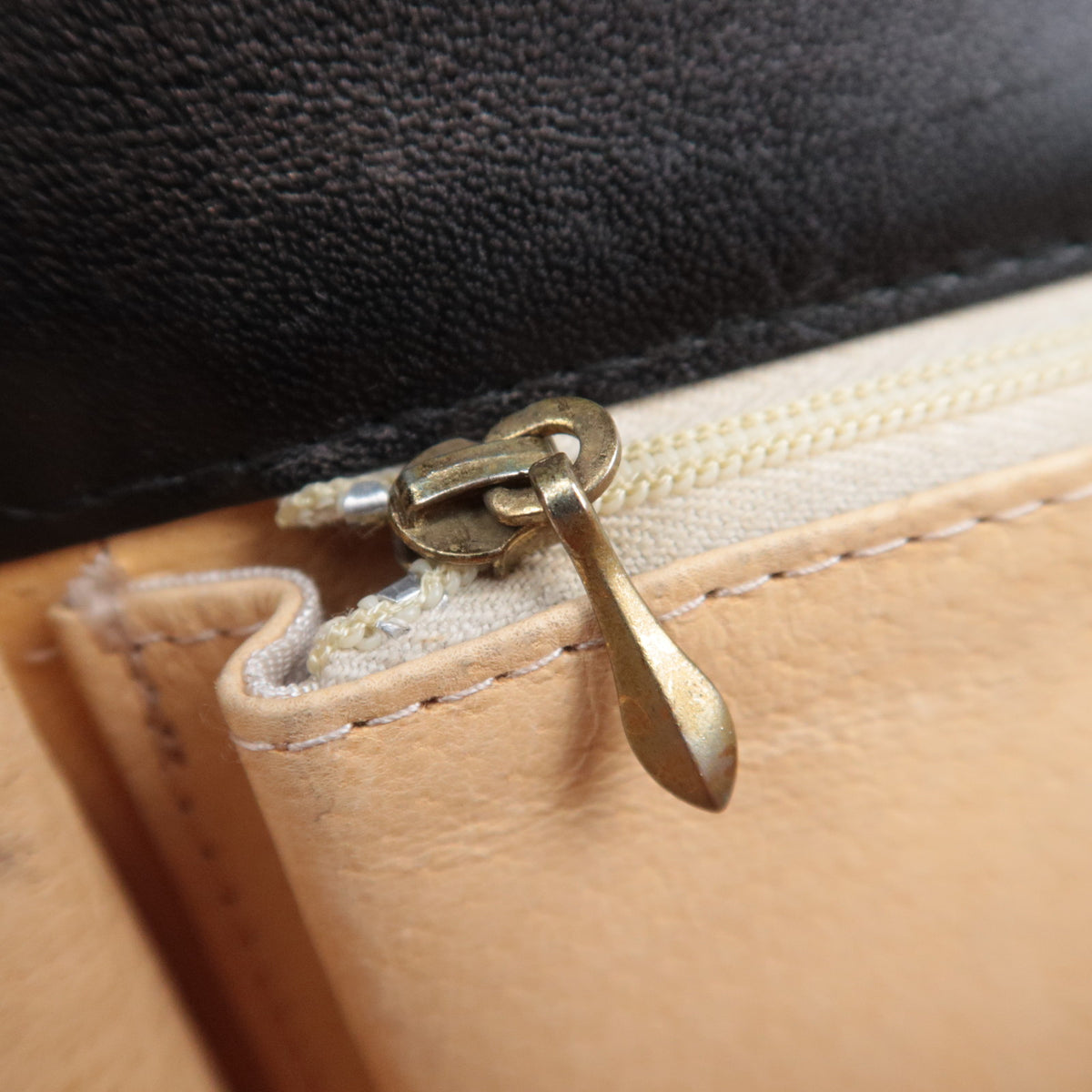 GUCCI Old Gucci Leather Shoulder Bag