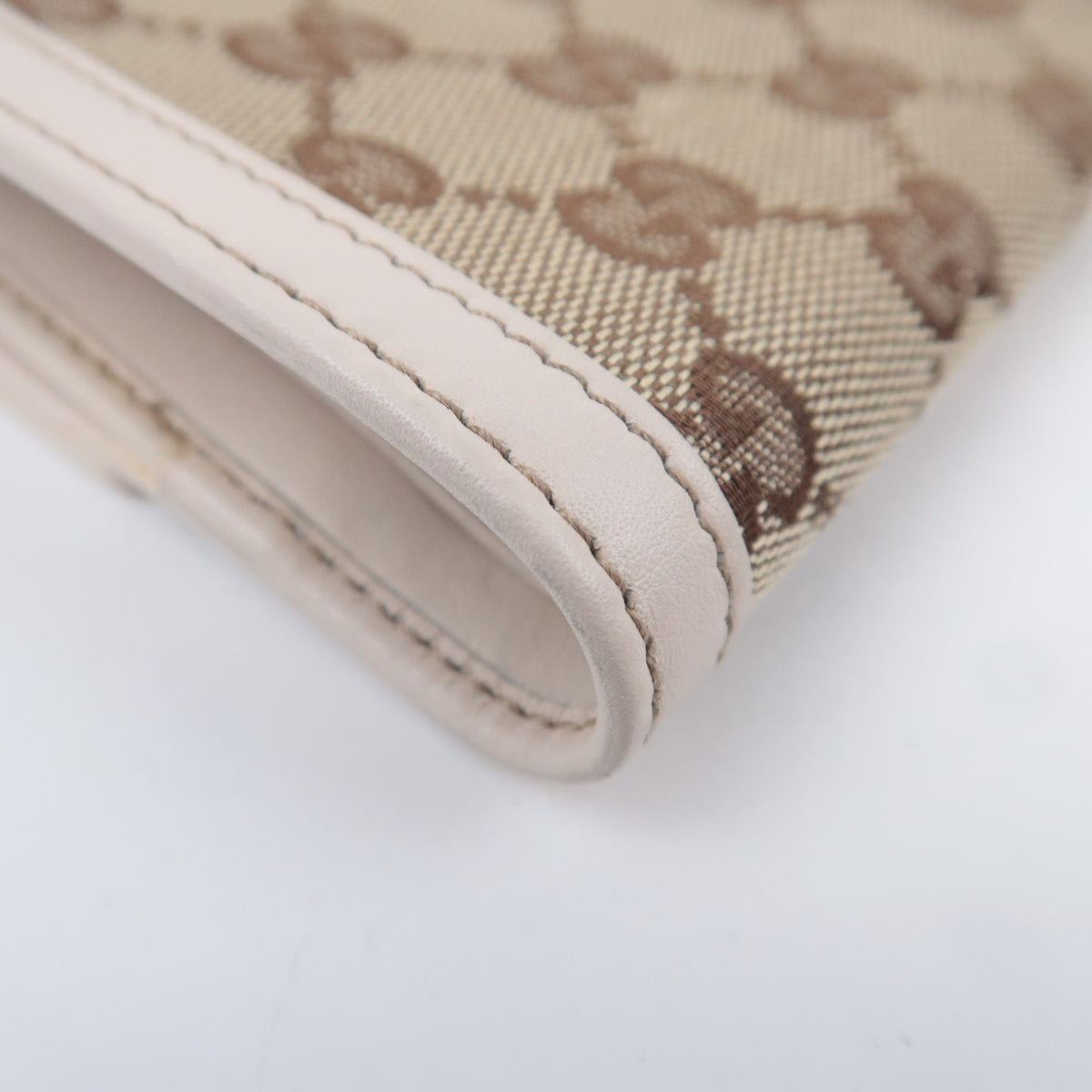 GUCCI GG Canvas Bi-Fold Wallet Beige Ivory Gold Clasp 159917