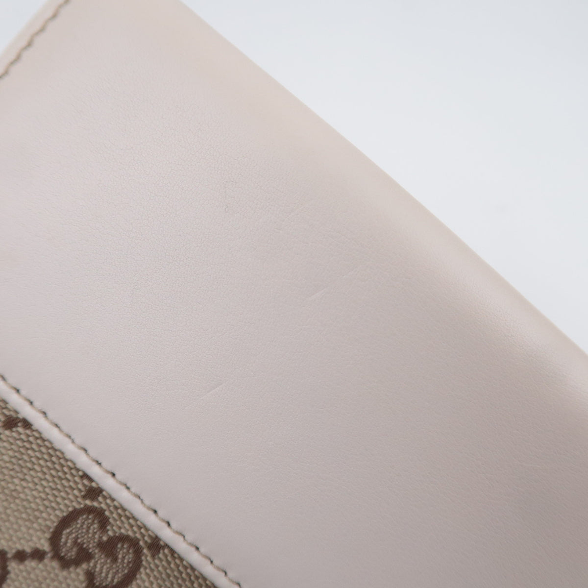 GUCCI GG Canvas Bi-Fold Wallet Beige Ivory Gold Clasp 159917