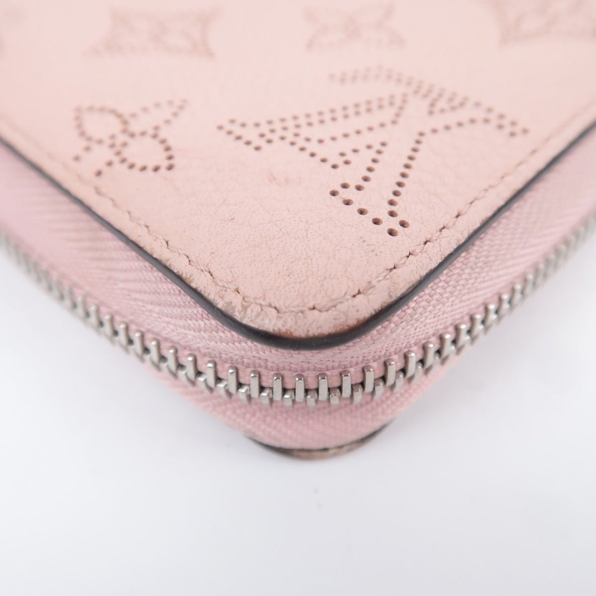 Louis Vuitton Monogram Mahina Zippy Wallet M61868