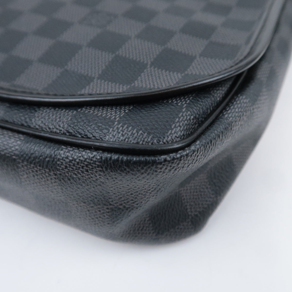 Louis Vuitton Damier Graphite Daniel MM Bag N58029