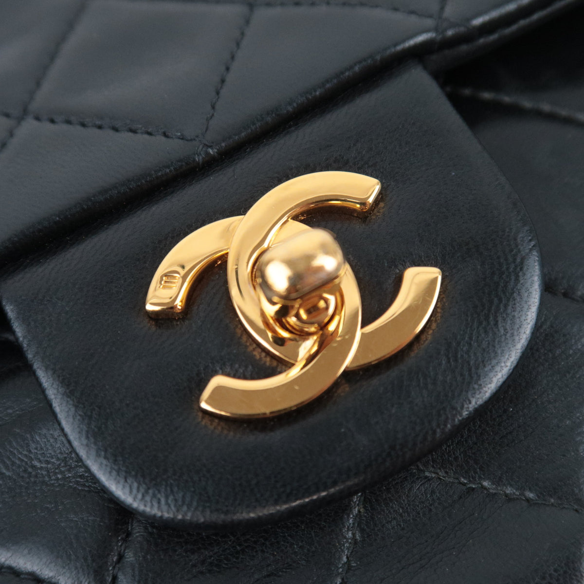 CHANEL Matelasse 25 Chain Shoulder Bag Lambskin